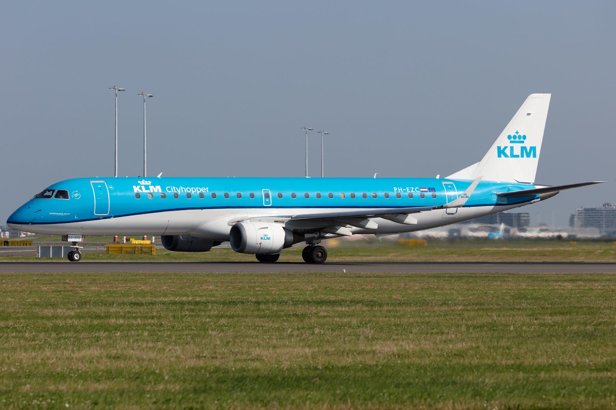 Amsterdam Schiphol: KLM (KL / KLM) | Operator: KLM Cityhopper |  Embraer E190STD E190 | PH-EZC | MSN 19000250