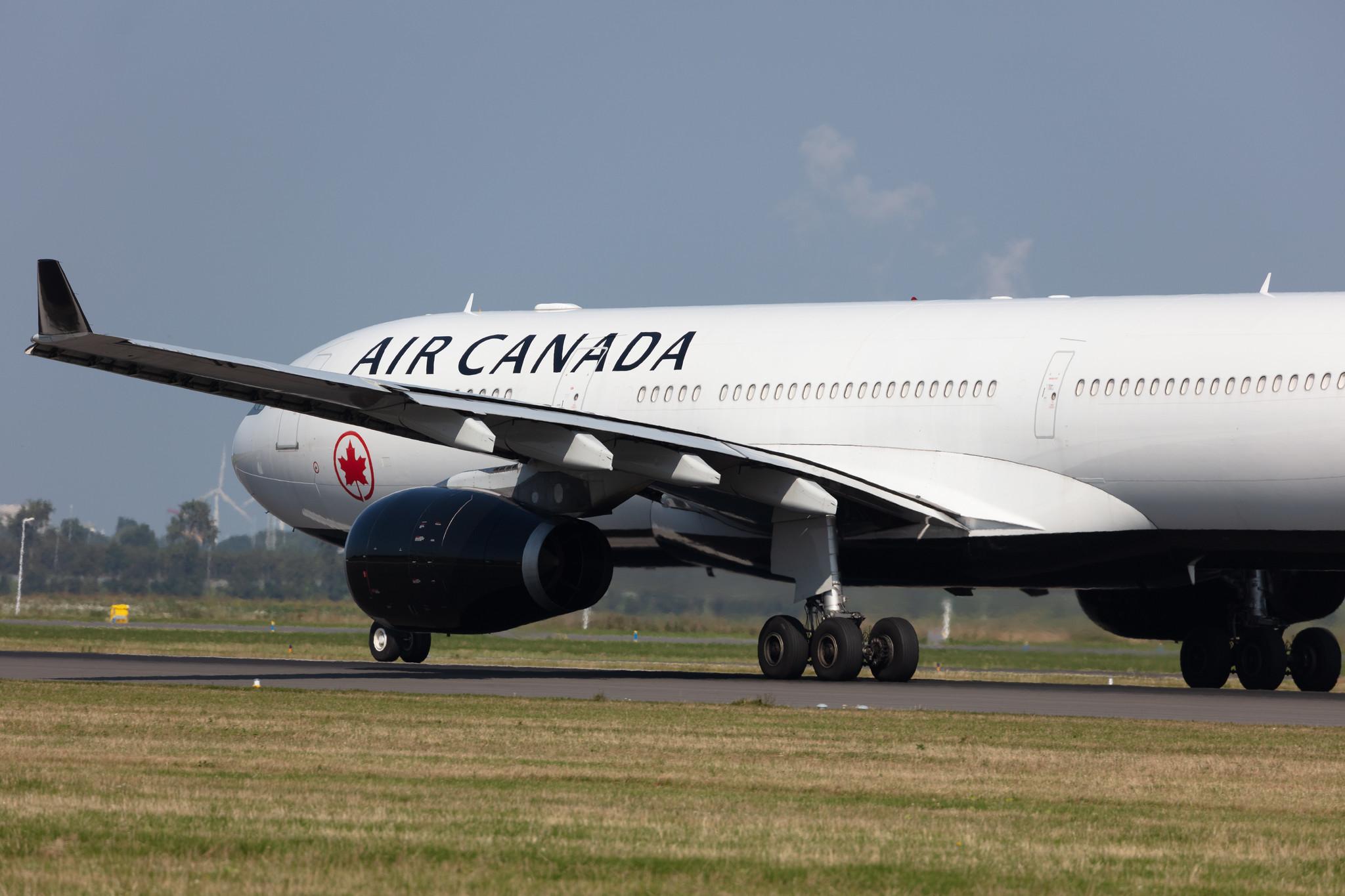 Amsterdam Schiphol: Air Canada (AC / ACA) |  Airbus A330-343 A333 | C-GEGC | MSN 1006