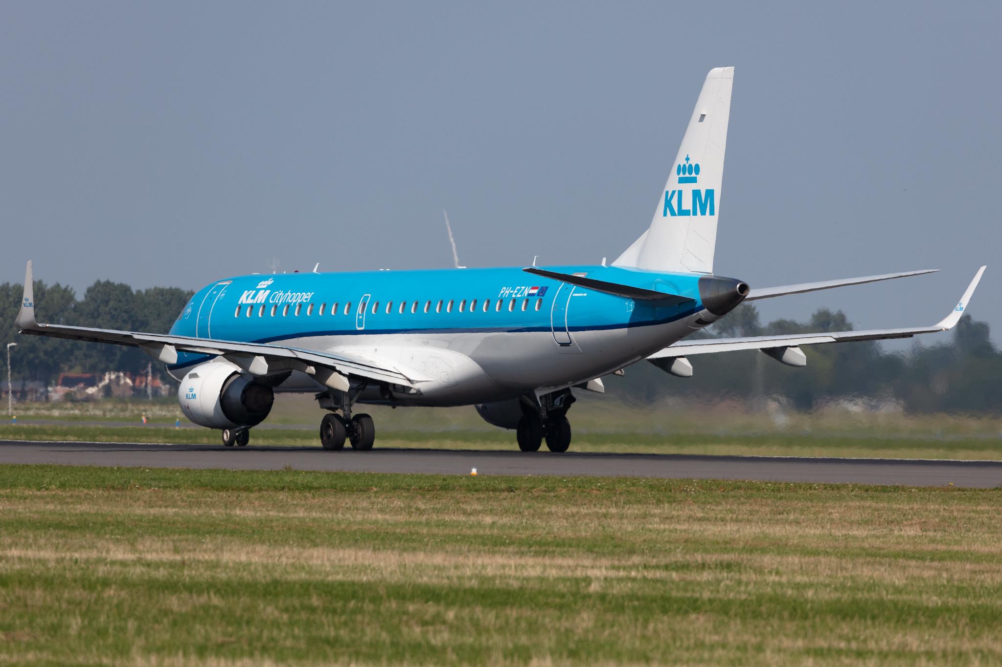 Amsterdam Schiphol: KLM (KL / KLM) | Operator: KLM Cityhopper |  Embraer E190STD E190 | PH-EZN | MSN 19000342