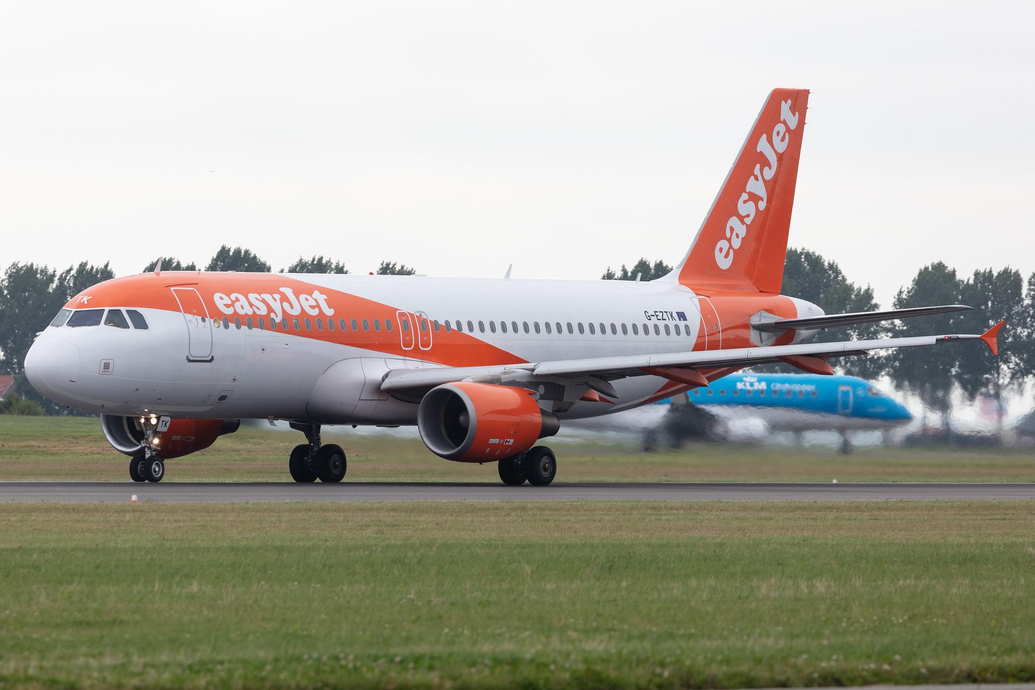 Amsterdam Schiphol: easyJet (U2 / EZY) |  Airbus A320-214 A320 | G-EZTK | MSN 3991