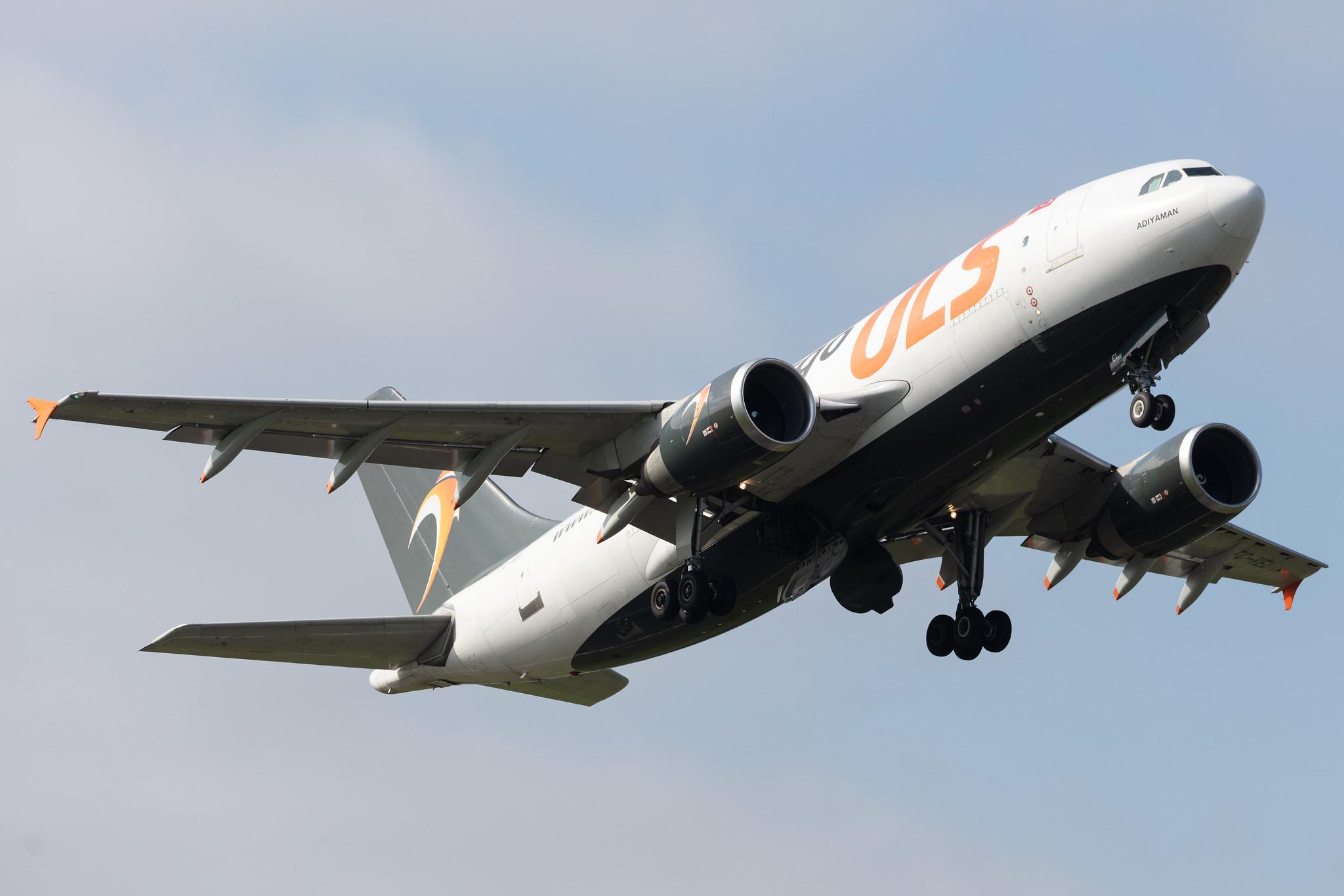 Amsterdam Schiphol: ULS Airlines Cargo (GO / KZU) |  Airbus A310-308(F) A310 | TC-VEL | MSN 622