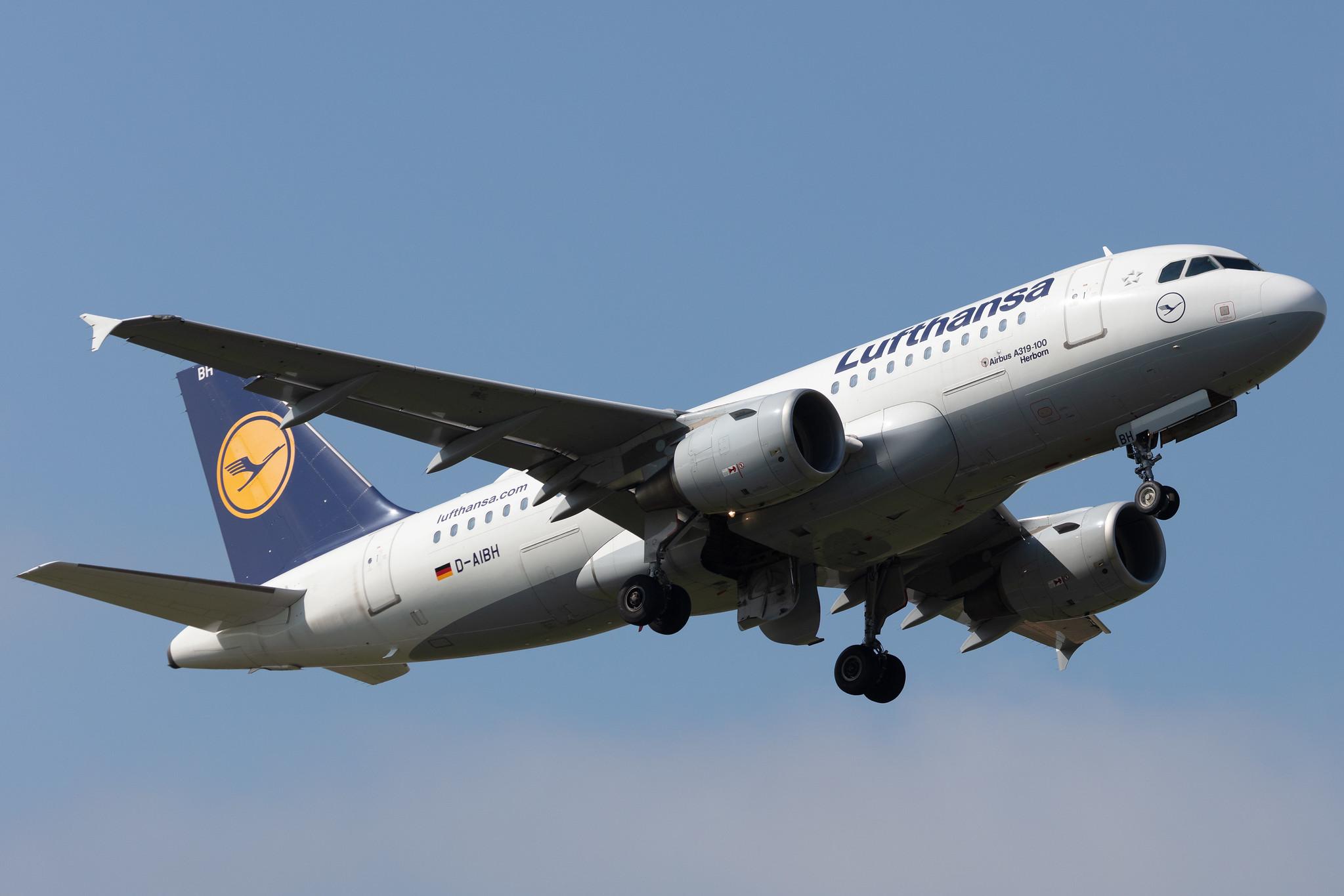 Amsterdam Schiphol: Lufthansa (LH / DLH) | Airbus A319-112 A319 | D-AIBH | MSN 5239