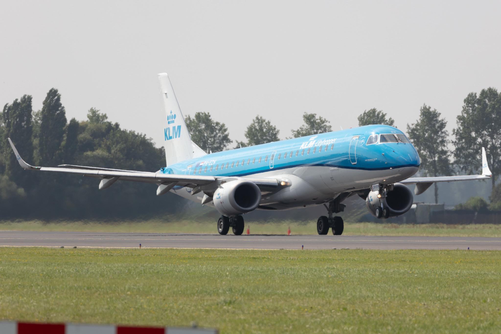 Amsterdam Schiphol: KLM (KL / KLM) | Operator: KLM Cityhopper |  Embraer E190STD E190 | PH-EZH | MSN 19000319