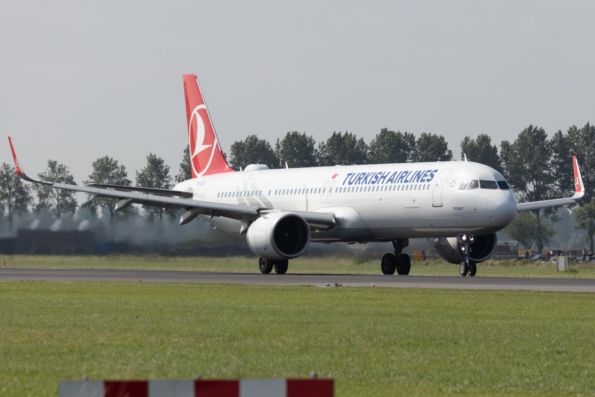 Amsterdam Schiphol: Turkish Airlines (TK / THY) |  Airbus A321-271NX A21N | TC-LSG | MSN 8794