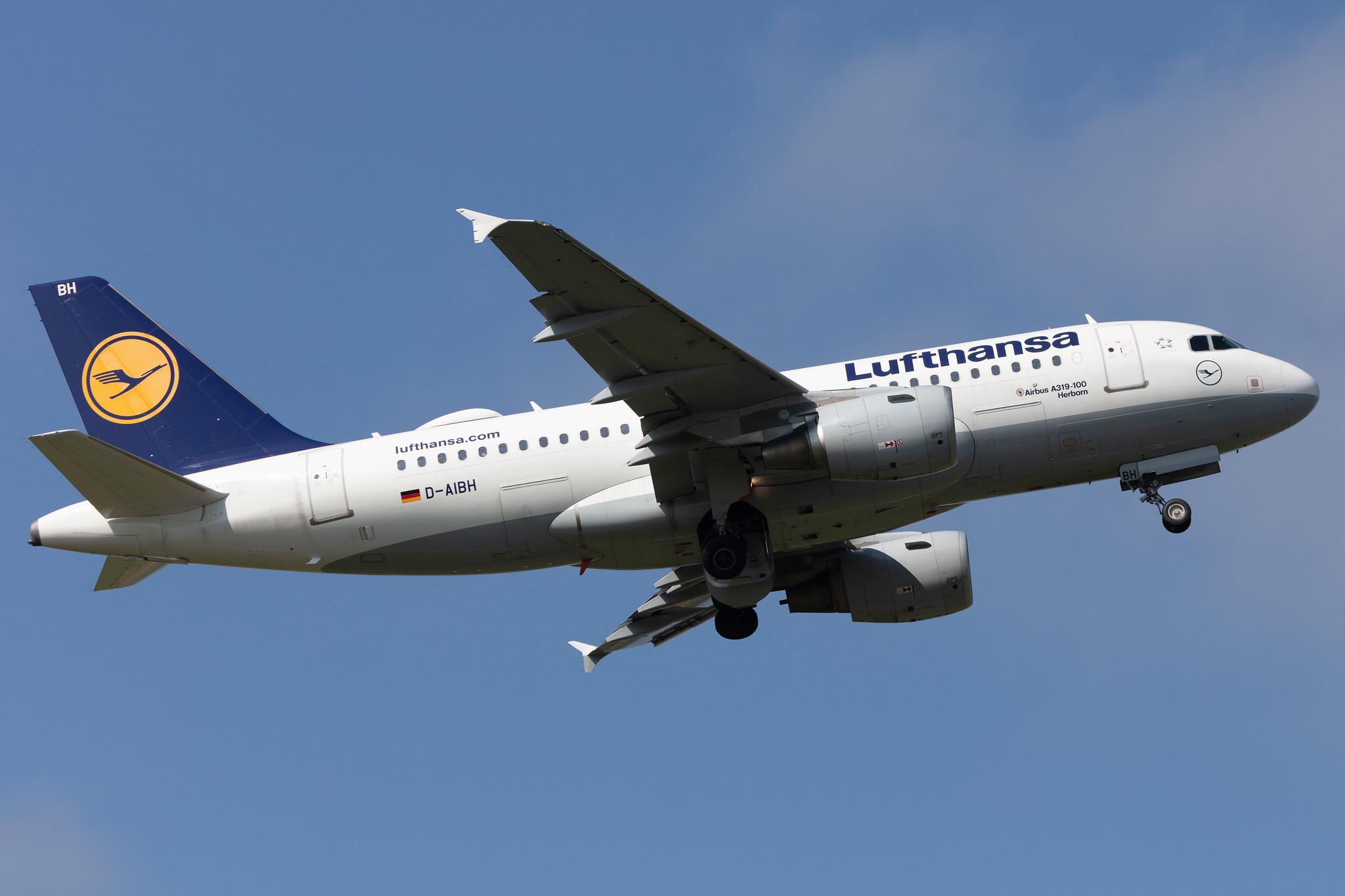 Amsterdam Schiphol: Lufthansa (LH / DLH) | Airbus A319-112 A319 | D-AIBH | MSN 5239
