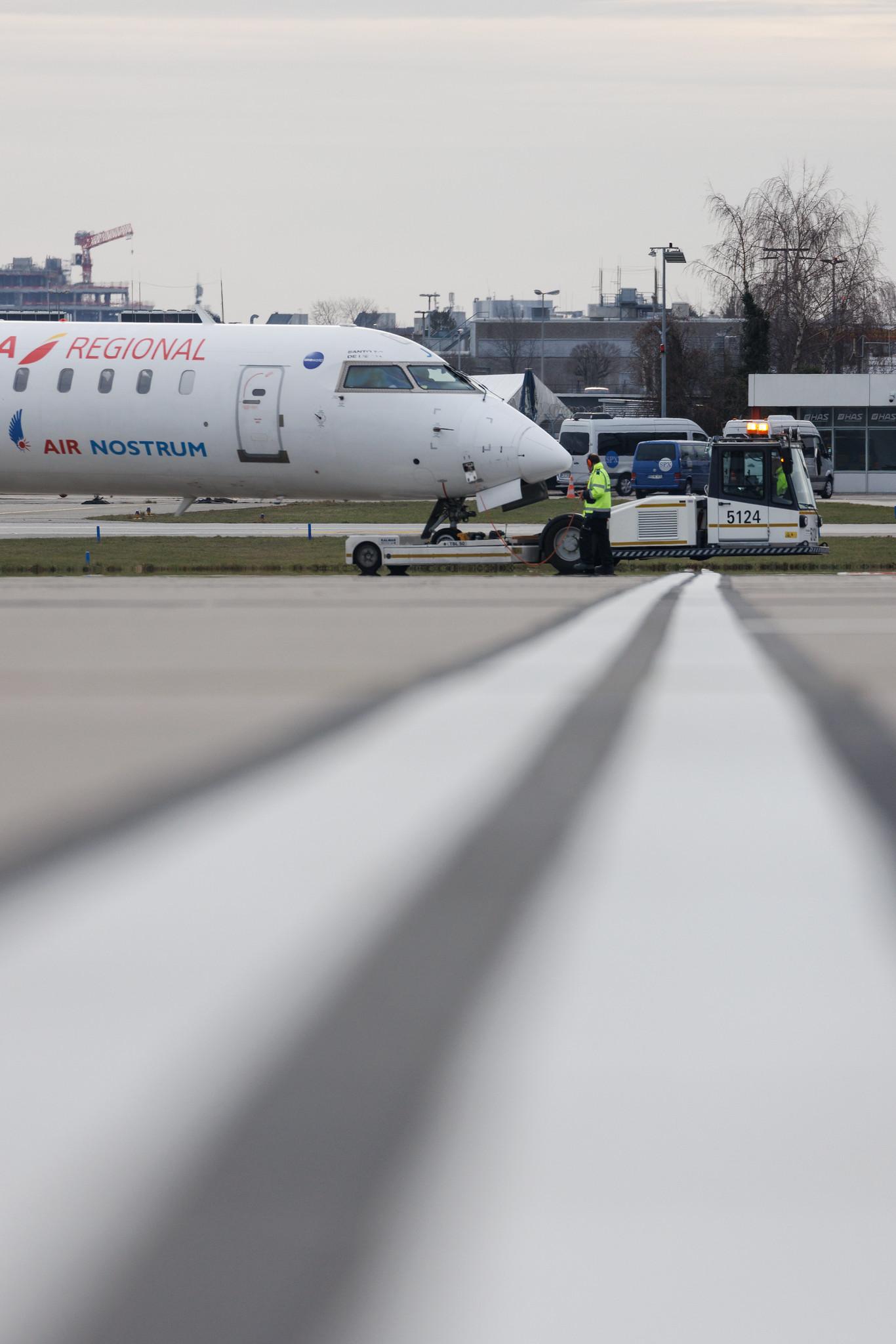 Hamburg Airport: Iberia Regional (IB / IBE) | Operator: Air Nostrum | Mitsubishi CRJ-1000 CRJX | EC-LJR | MSN 19002