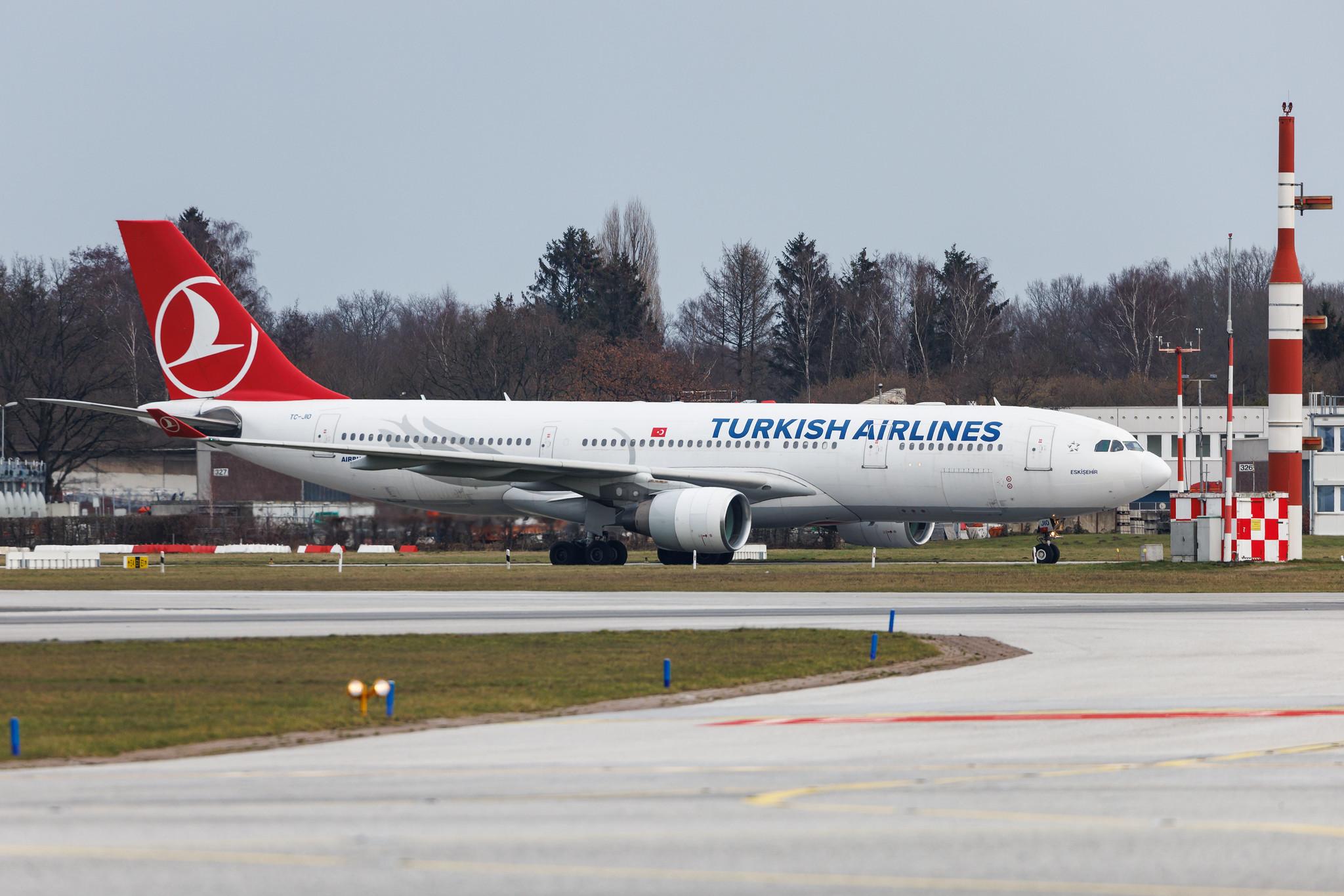 Hamburg Airport: Turkish Airlines (TK / THY) | Airbus A330-223 A332 | TC-JIO | MSN 0869