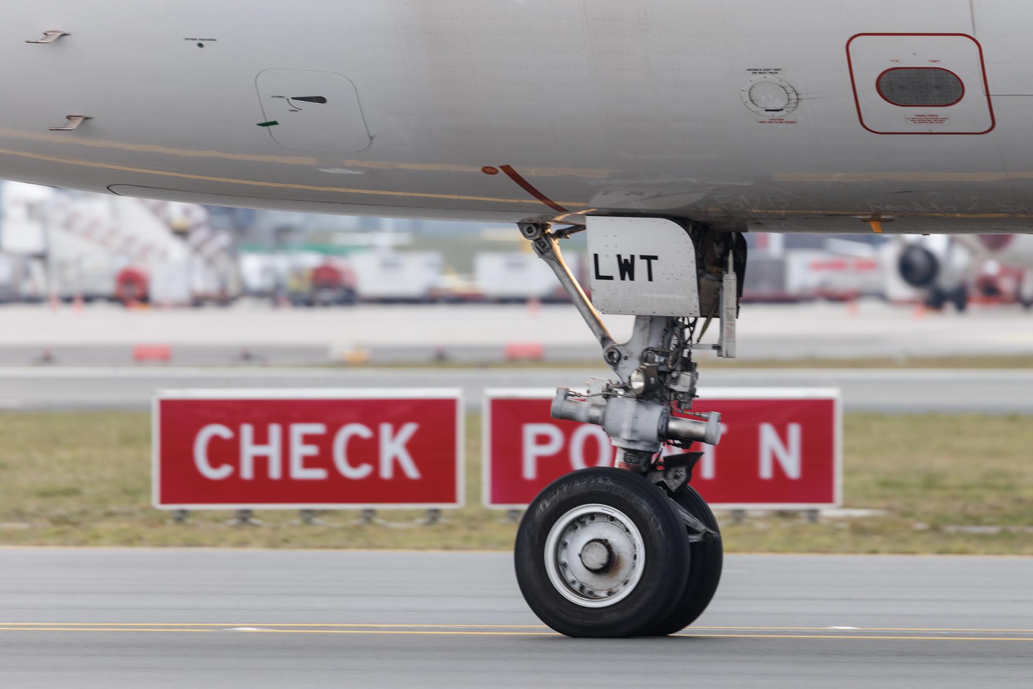 Hamburg Airport: Wizz Air (W6 / WZZ) | Airbus A320-232 A320 | HA-LWT | MSN 5615