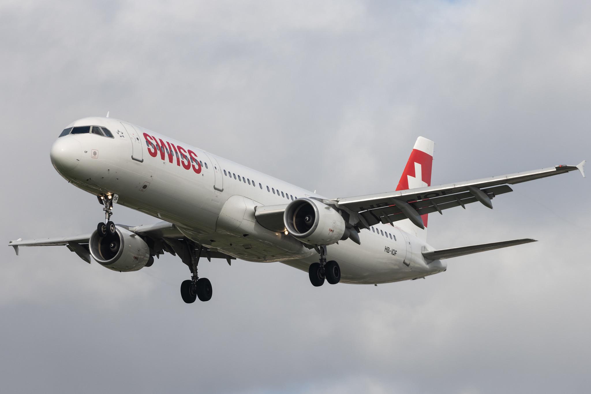Aeroporto de Lisboa: Swiss (LX / SWR) | Airbus A321-111 A321 | HB-IOF | MSN 0541