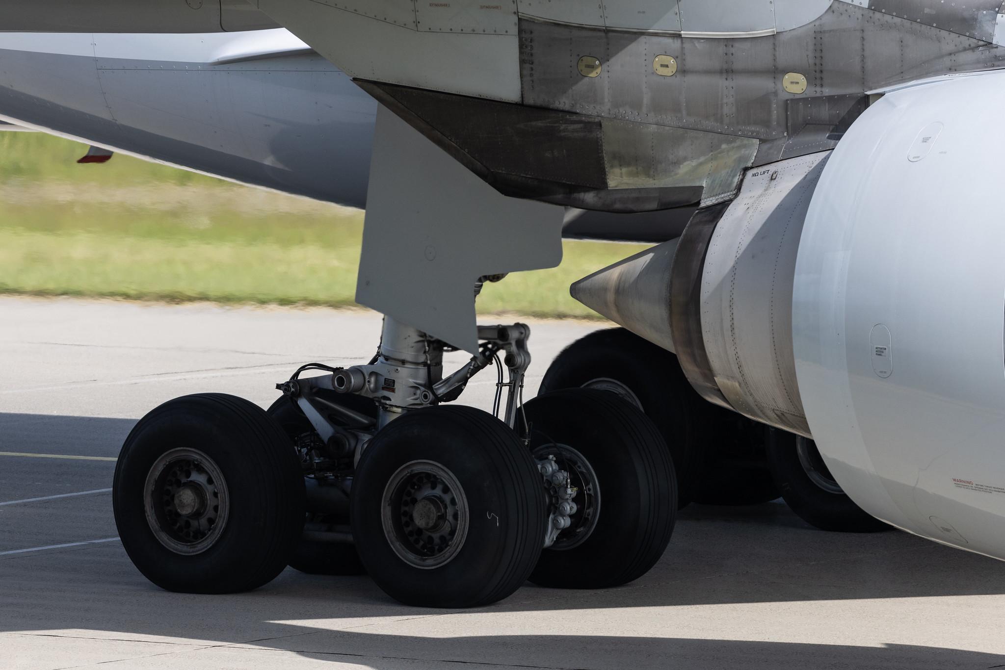 Munich Airport: Lufthansa (LH / DLH) | Airbus A340-642 A346 | D-AIHV | MSN 0897