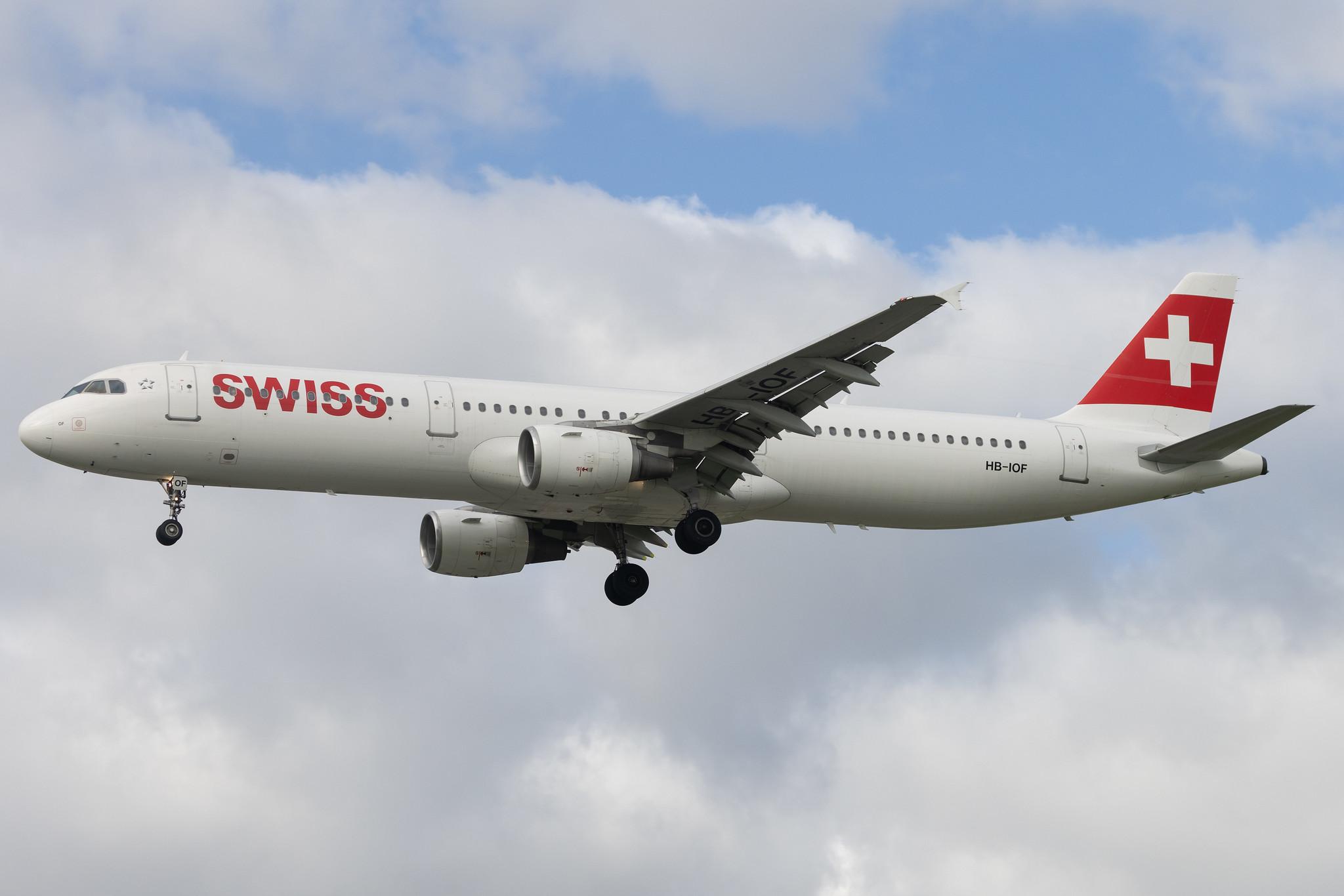 Aeroporto de Lisboa: Swiss (LX / SWR) | Airbus A321-111 A321 | HB-IOF | MSN 0541
