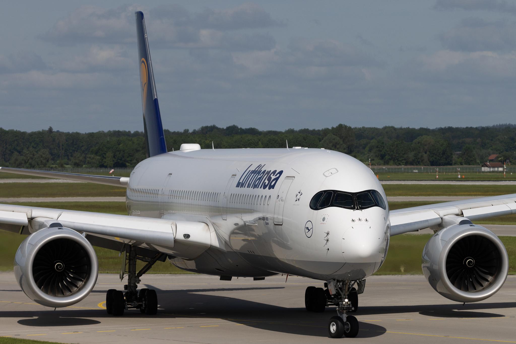 Munich Airport: Lufthansa (LH / DLH) | Airbus A350-941 A359 | D-AIXD | MSN 127