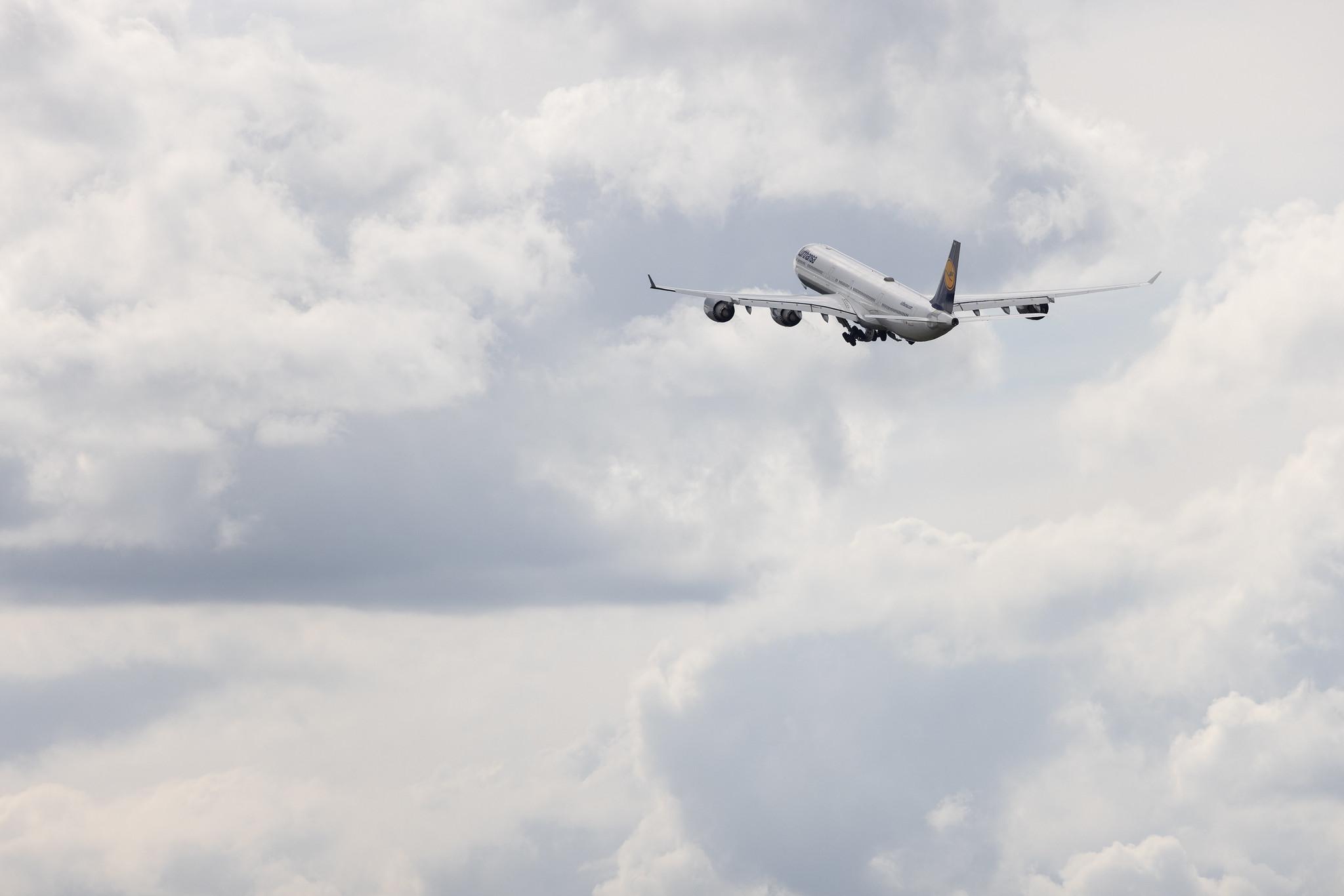 Munich Airport: Lufthansa (LH / DLH) | Airbus A340-642 A346 | D-AIHV | MSN 0897