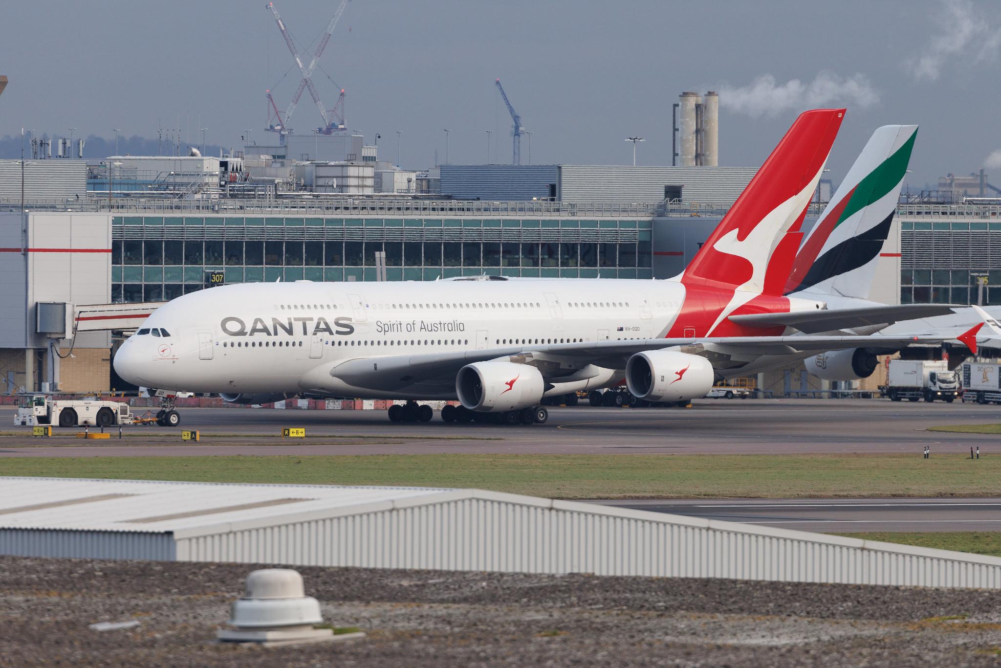 London Heathrow: Qantas (QF / QFA) | Airbus A380-842 A388 | VH-OQD | MSN 026