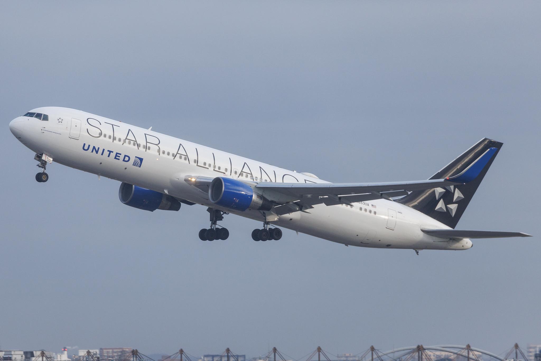 London Heathrow: United Airlines (UA / UAL) | Livery: Star Alliance livery | Boeing 767-322(ER) B763 | N653UA | MSN 25391