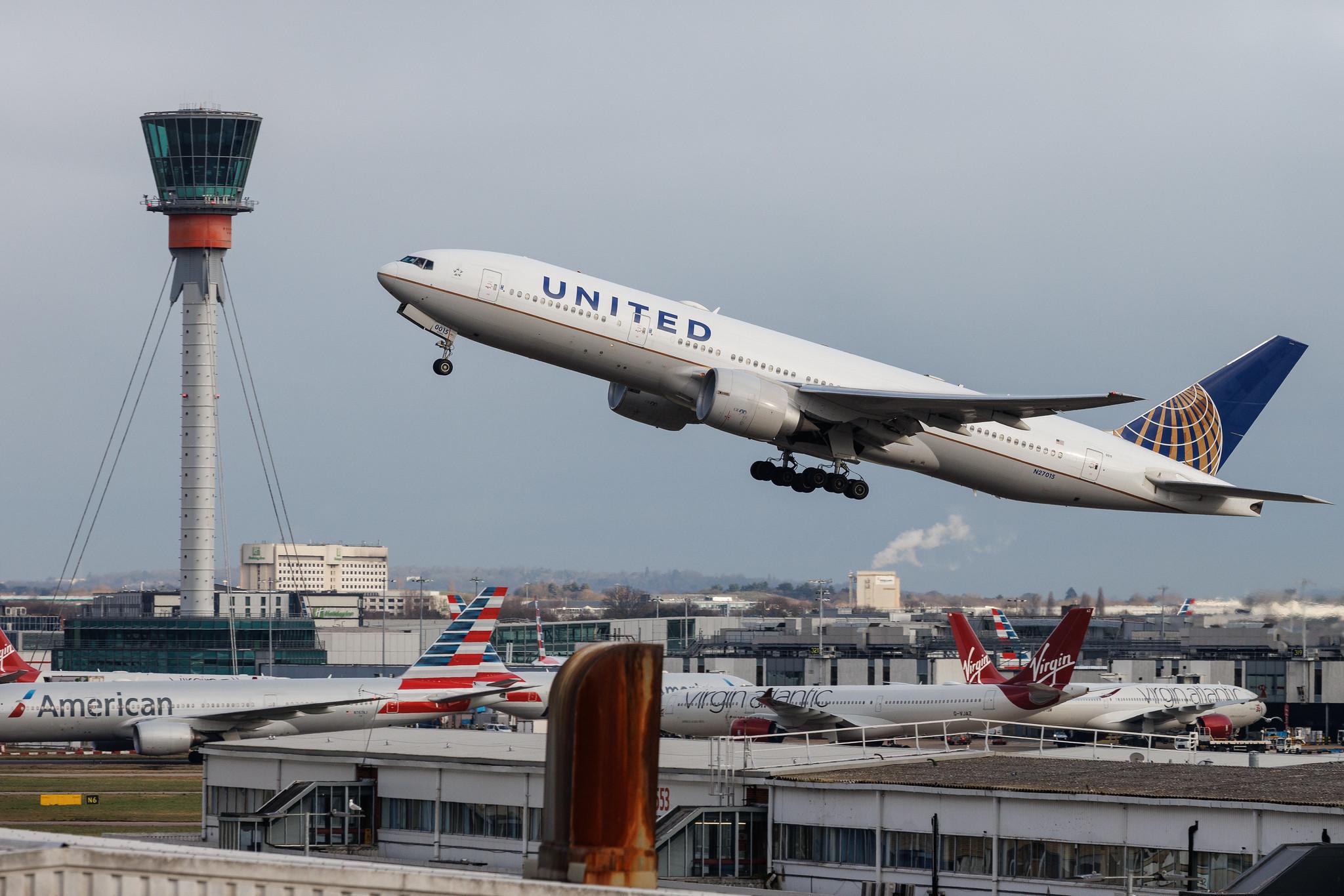 London Heathrow: United Airlines (UA / UAL) | Boeing 777-224(ER) B772 | N27015 | MSN 28678