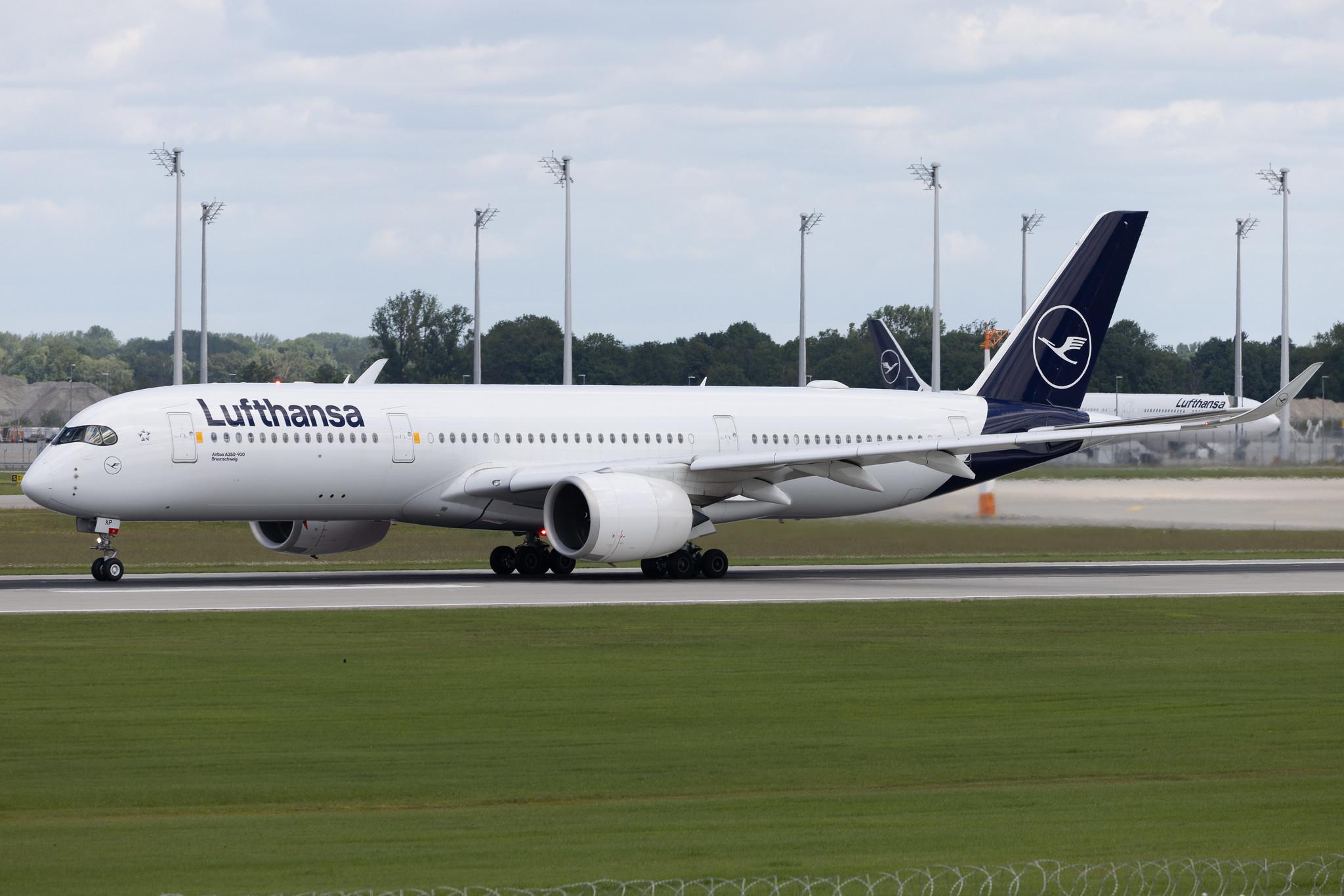 Munich Airport: Lufthansa (LH / DLH) | Airbus A350-941 A359 | D-AIXP | MSN 390