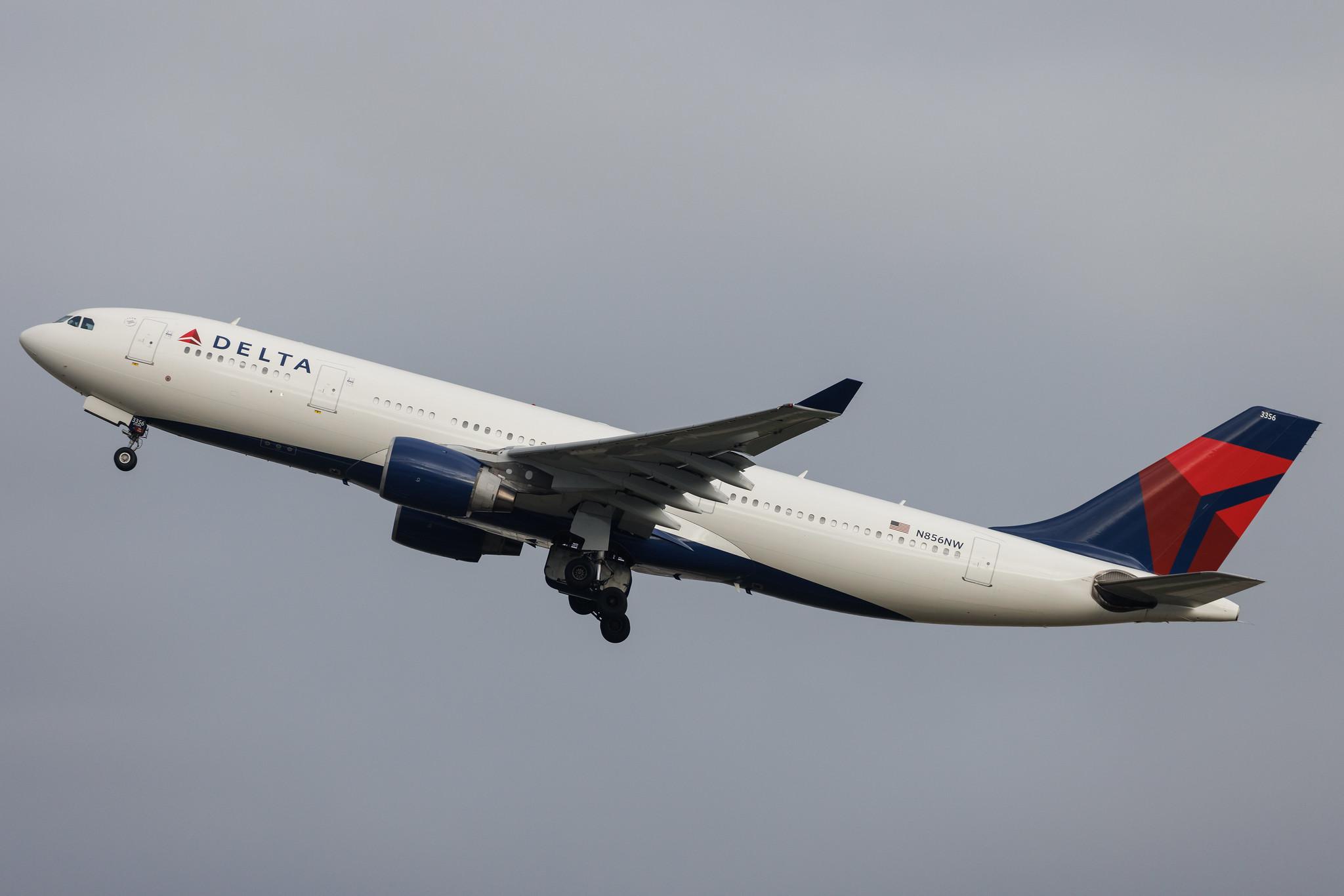 London Heathrow: Delta Air Lines (DL / DAL) | Airbus A330-223 A332 | N856NW | MSN 0631