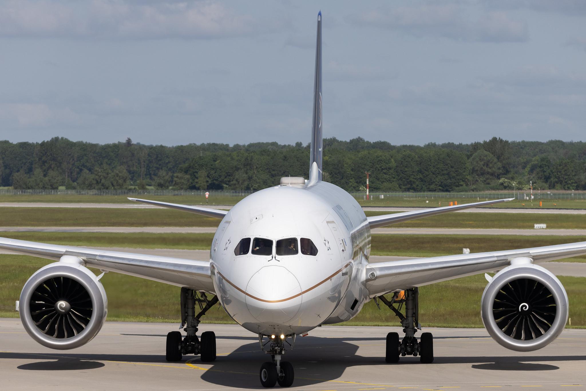 Munich Airport: United Airlines (UA / UAL) |  Boeing 787-9 Dreamliner B789 | N27957 | MSN 36409