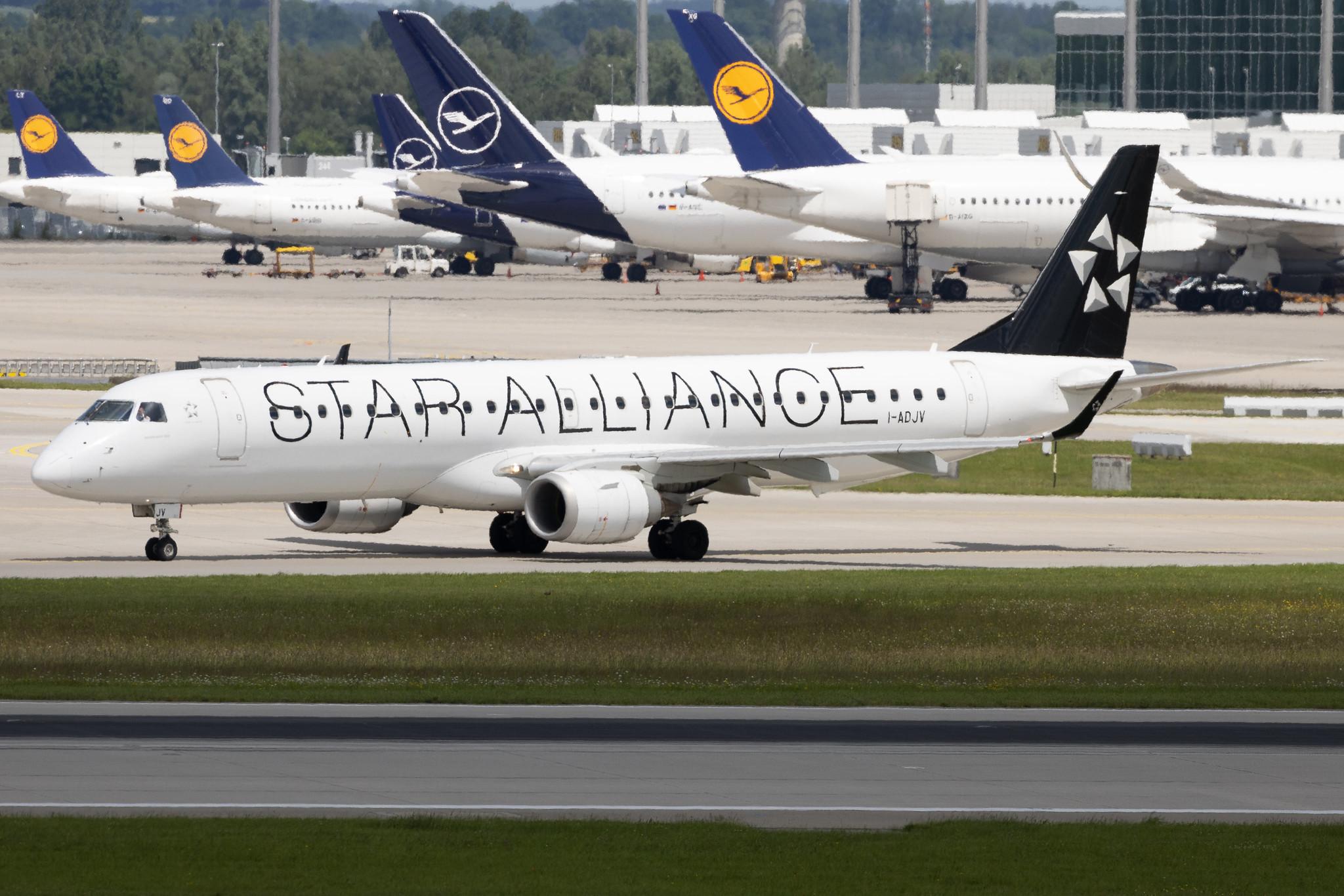 Munich Airport: Air Dolomiti (EN / DLA) | Livery: Star Alliance Livery | Embraer E195LR E195 | I-ADJV | MSN 19000308