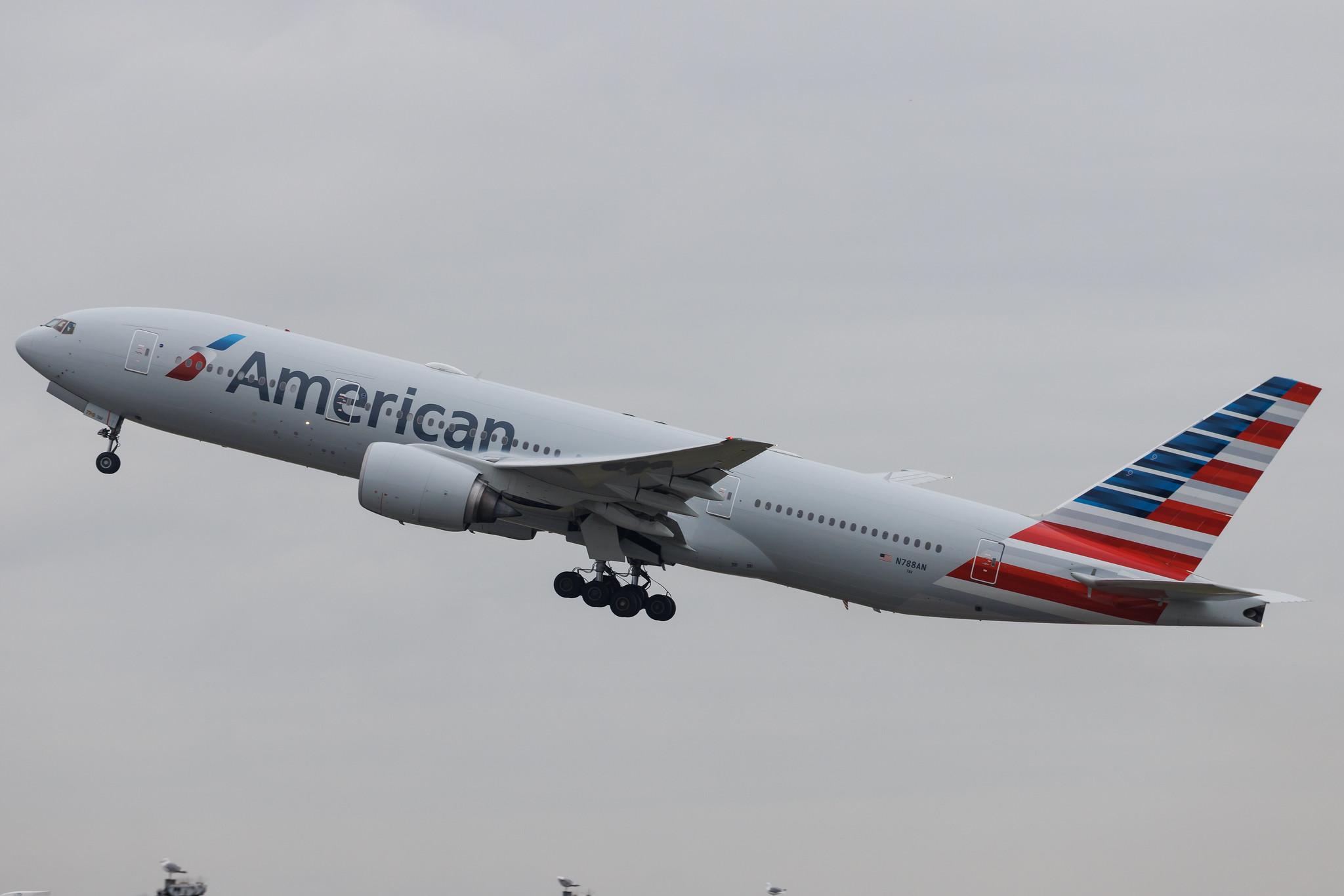 London Heathrow: American Airlines (AA / AAL) | Boeing 777-223(ER) B772 | N788AN | MSN 30011