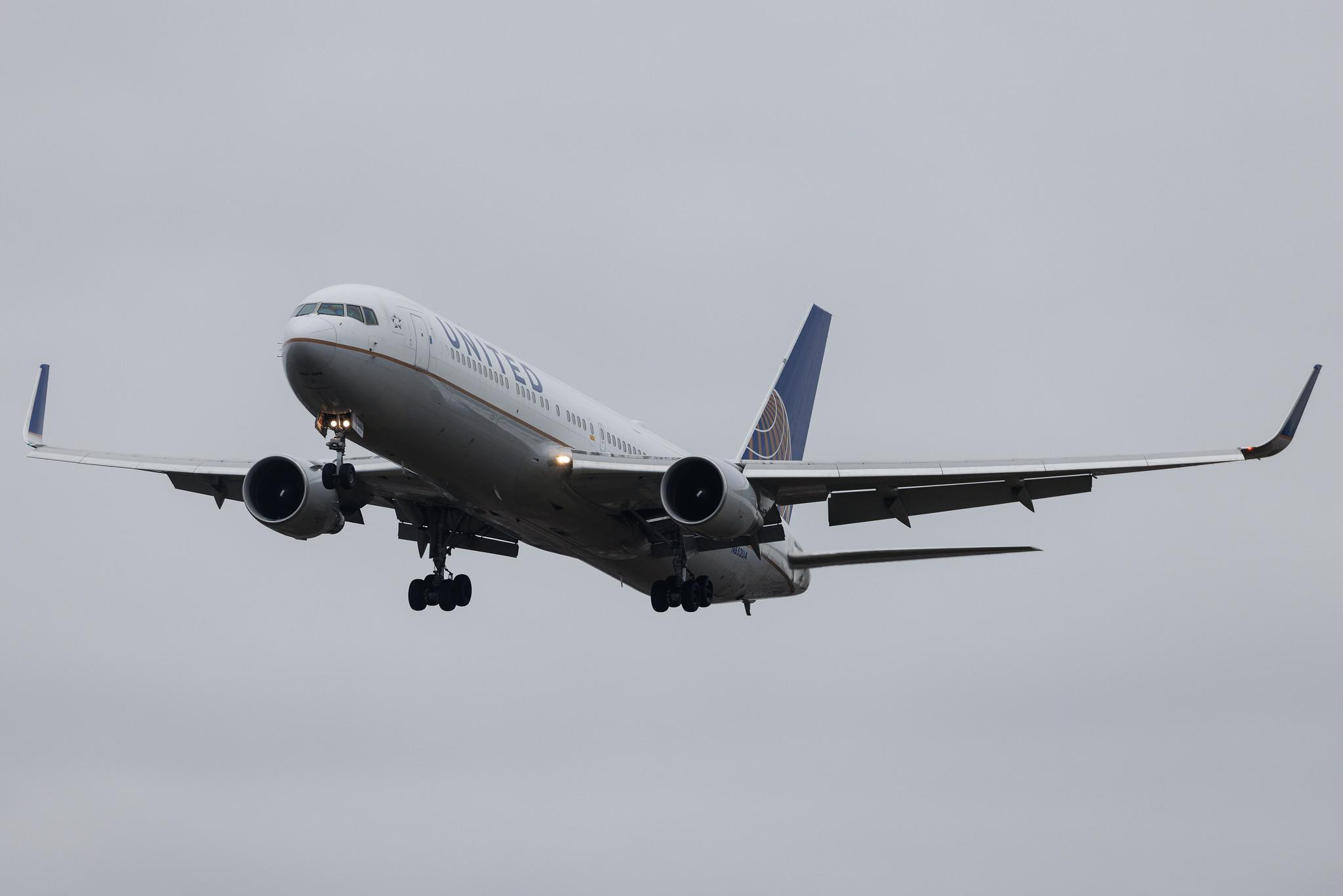 London Heathrow: United Airlines (UA / UAL) |  Boeing 767-322(ER) B763 | N652UA | MSN 25390