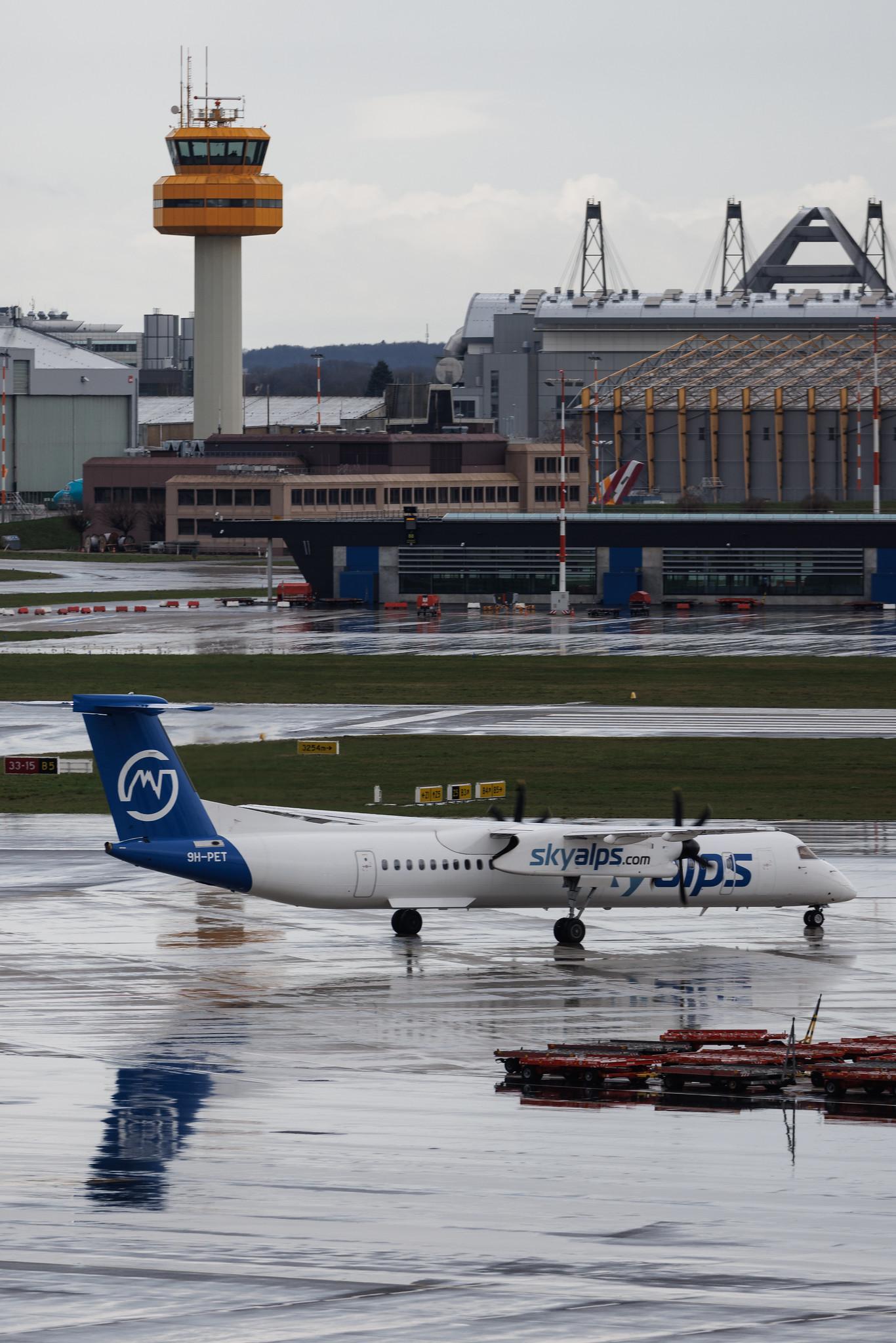 Hamburg Airport: SkyAlps | De Havilland Canada Dash 8-400 DH8D | 9H-PET | MSN 4104