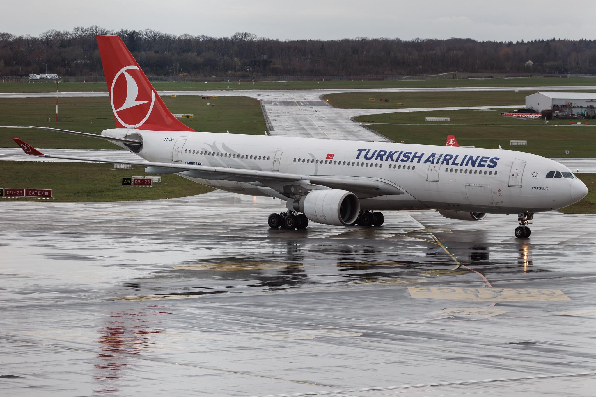 Hamburg Airport: Turkish Airlines (TK / THY) | Airbus A330-223 A332 | TC-JIP | MSN 0876
