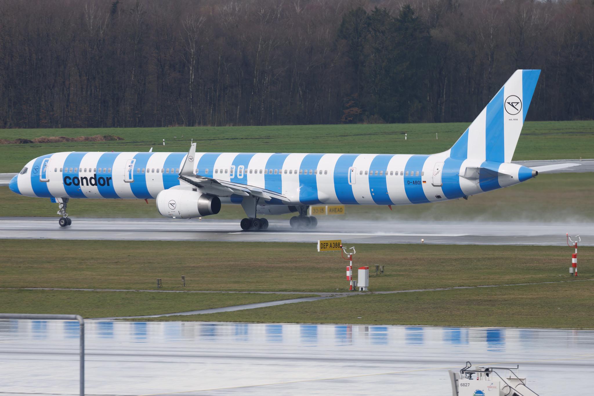 Hamburg Airport: Condor (DE / CFG) | Boeing 757-330 B753 | D-ABOI | MSN 29018
