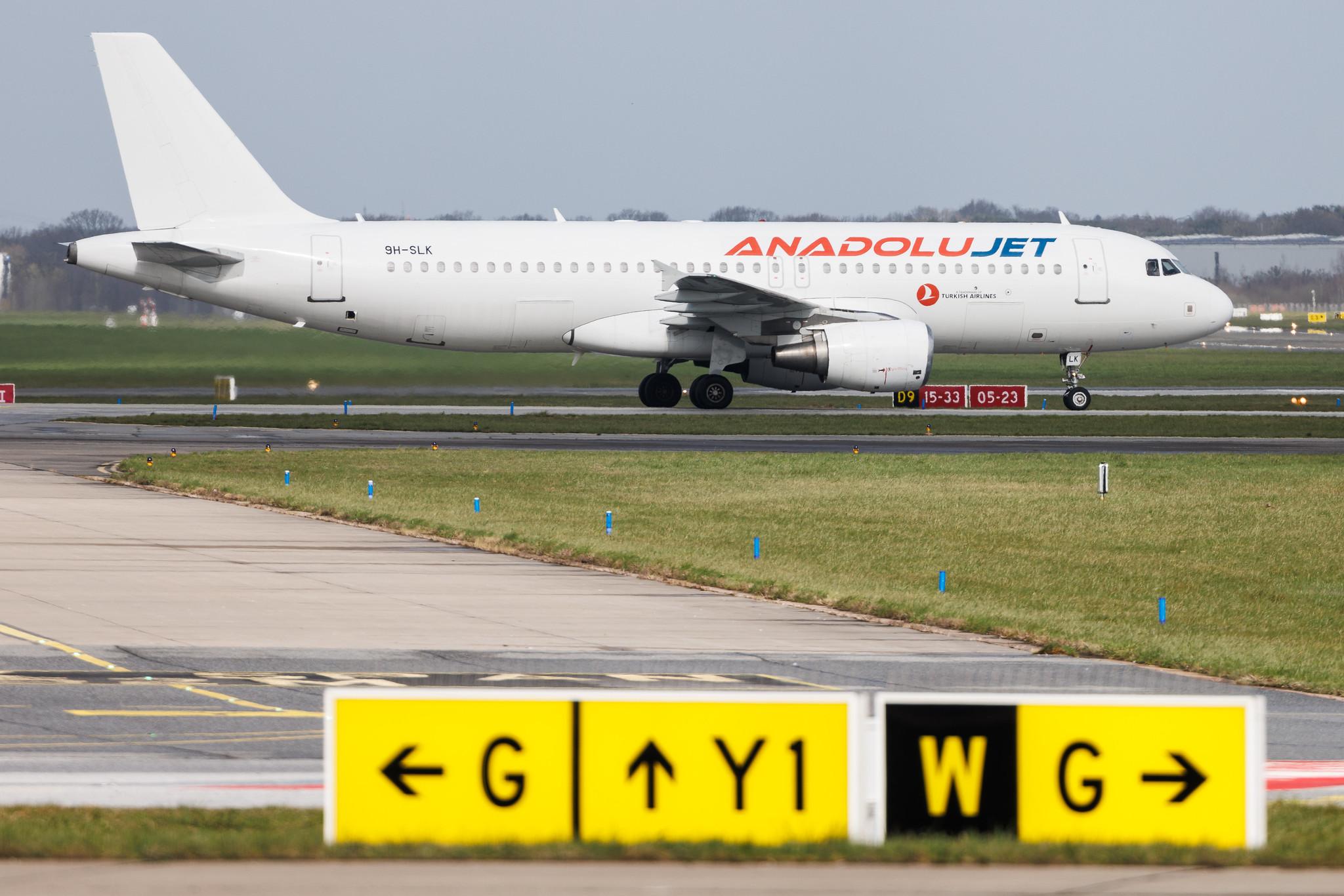 Hamburg Airport: AnadoluJet (6Y / ART) | Operator: SmartLynx Malta | Airbus A320-214 A320 | 9H-SLK | MSN 01725