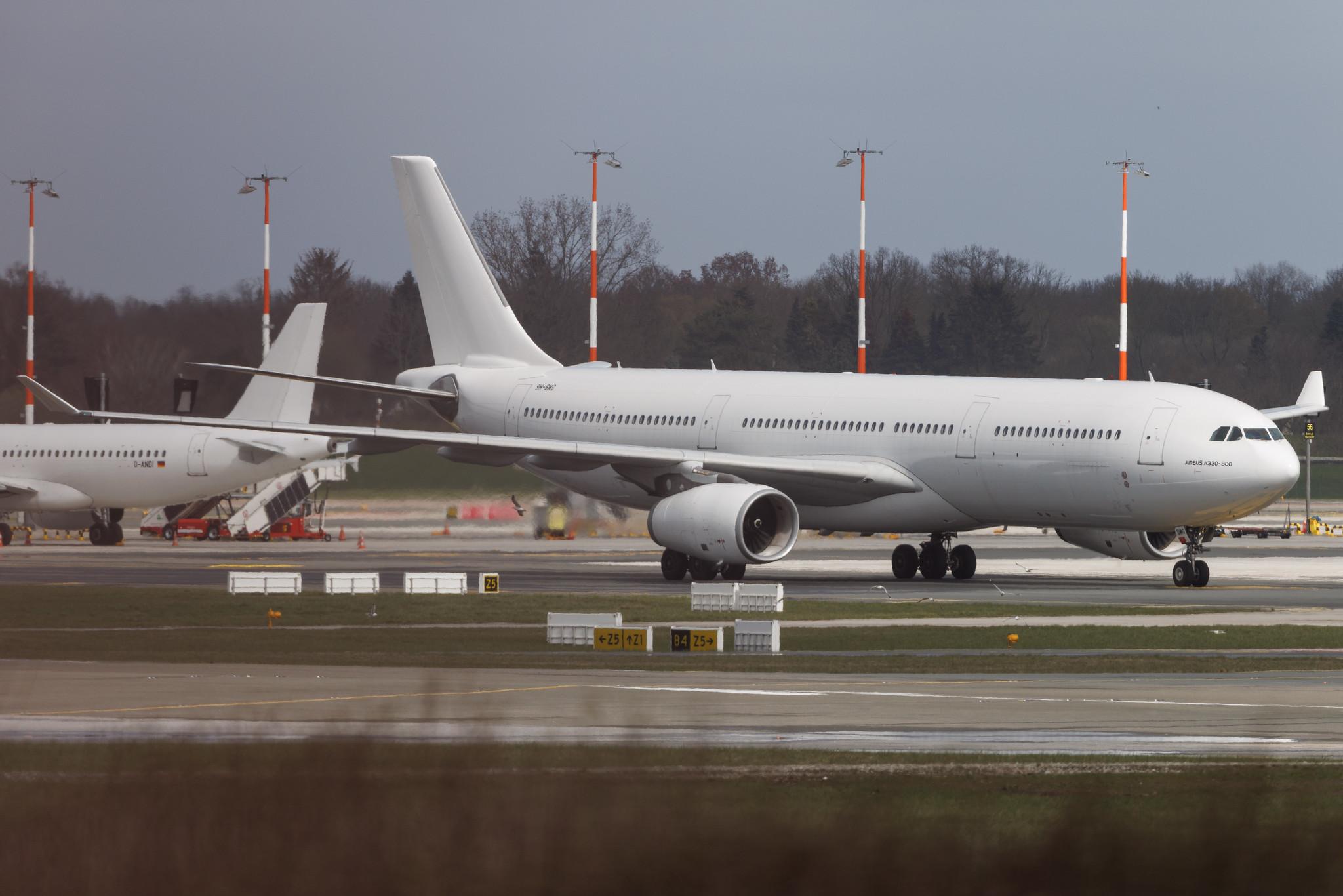 Hamburg Airport: SmartLynx (6Y / ART) | Operator: SmartLynx Malta | Airbus A330-343 A333 | 9H-SMG | MSN 1533
