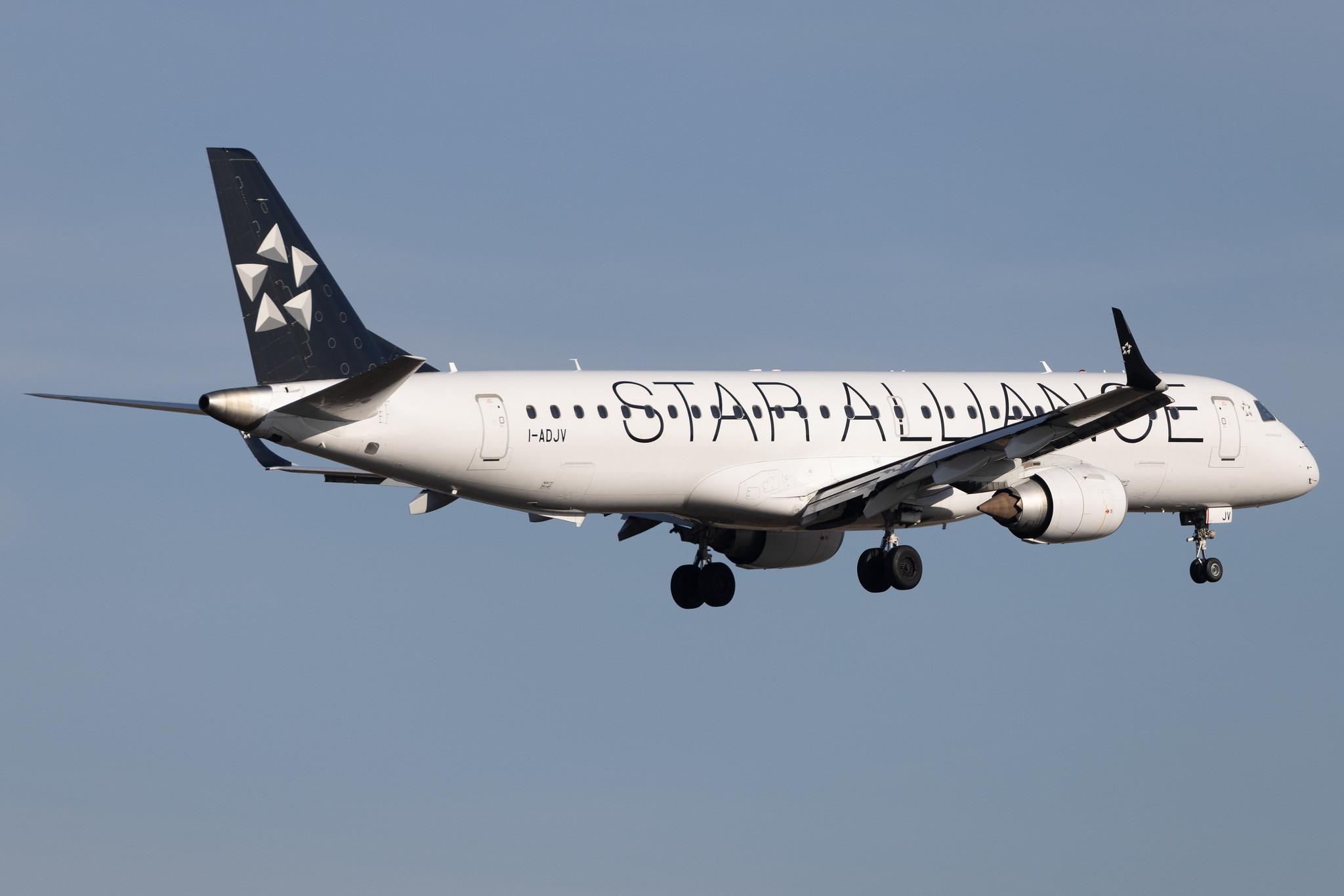 Frankfurt Airport: Air Dolomiti (EN / DLA) | Livery: Star Alliance Livery | Embraer E195LR E195 | I-ADJV | MSN 19000308