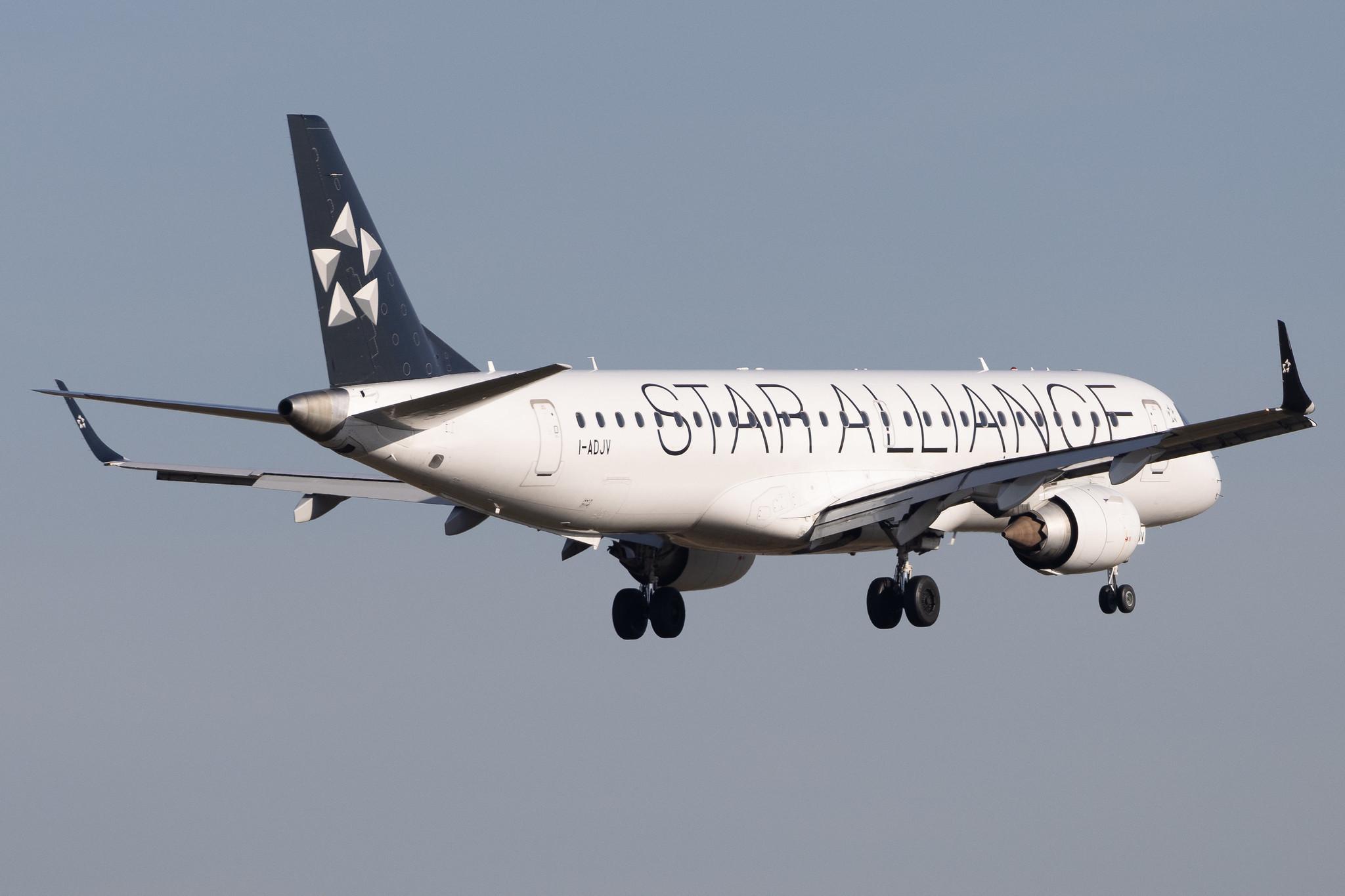 Frankfurt Airport: Air Dolomiti (EN / DLA) | Livery: Star Alliance Livery | Embraer E195LR E195 | I-ADJV | MSN 19000308