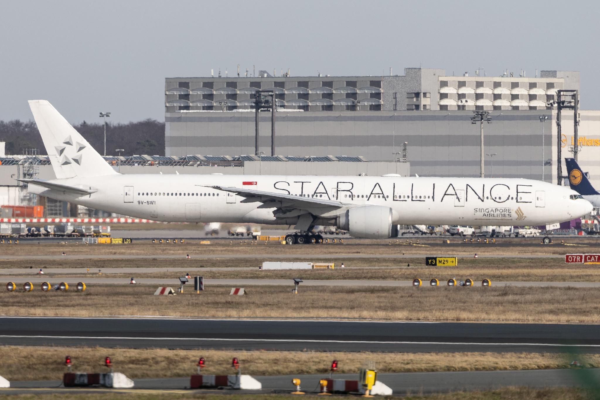 Frankfurt Airport: Singapore Airlines (SQ / SIA) | Livery: Star Alliance livery | Boeing 777-312(ER) B77W | 9V-SWI | MSN 34574