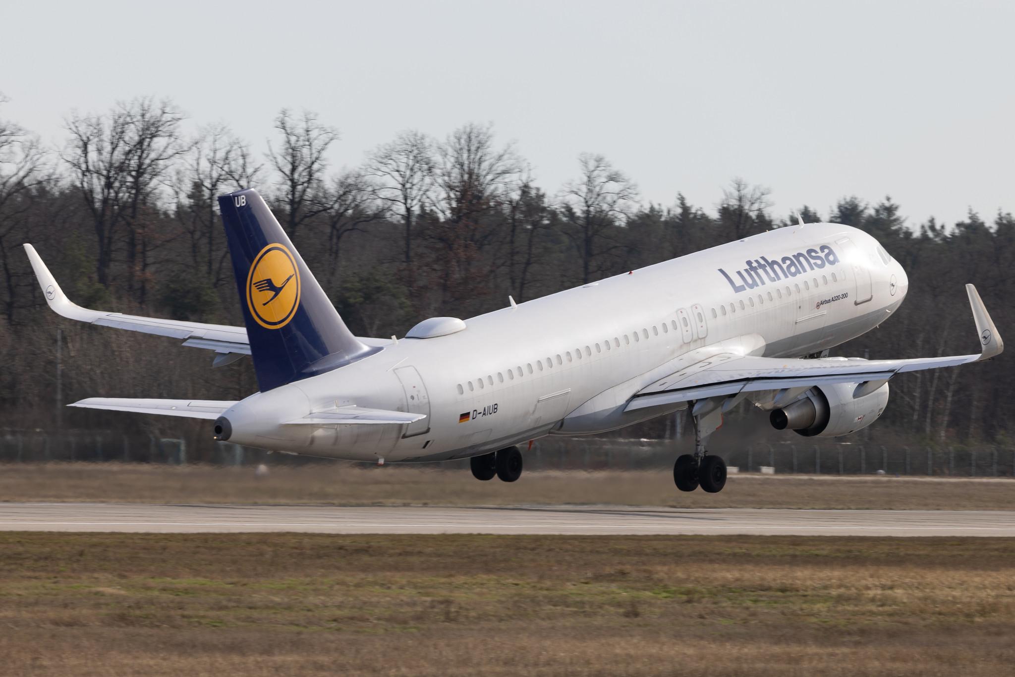Frankfurt Airport: Lufthansa (LH / DLH) | Airbus A320-214 A320 | D-AIUB | MSN 5972