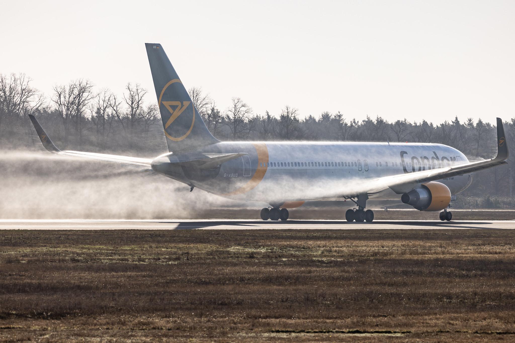 Frankfurt Airport: Condor (DE / CFG) | Boeing 767-330(ER) B763 | D-ABUD | MSN 26983