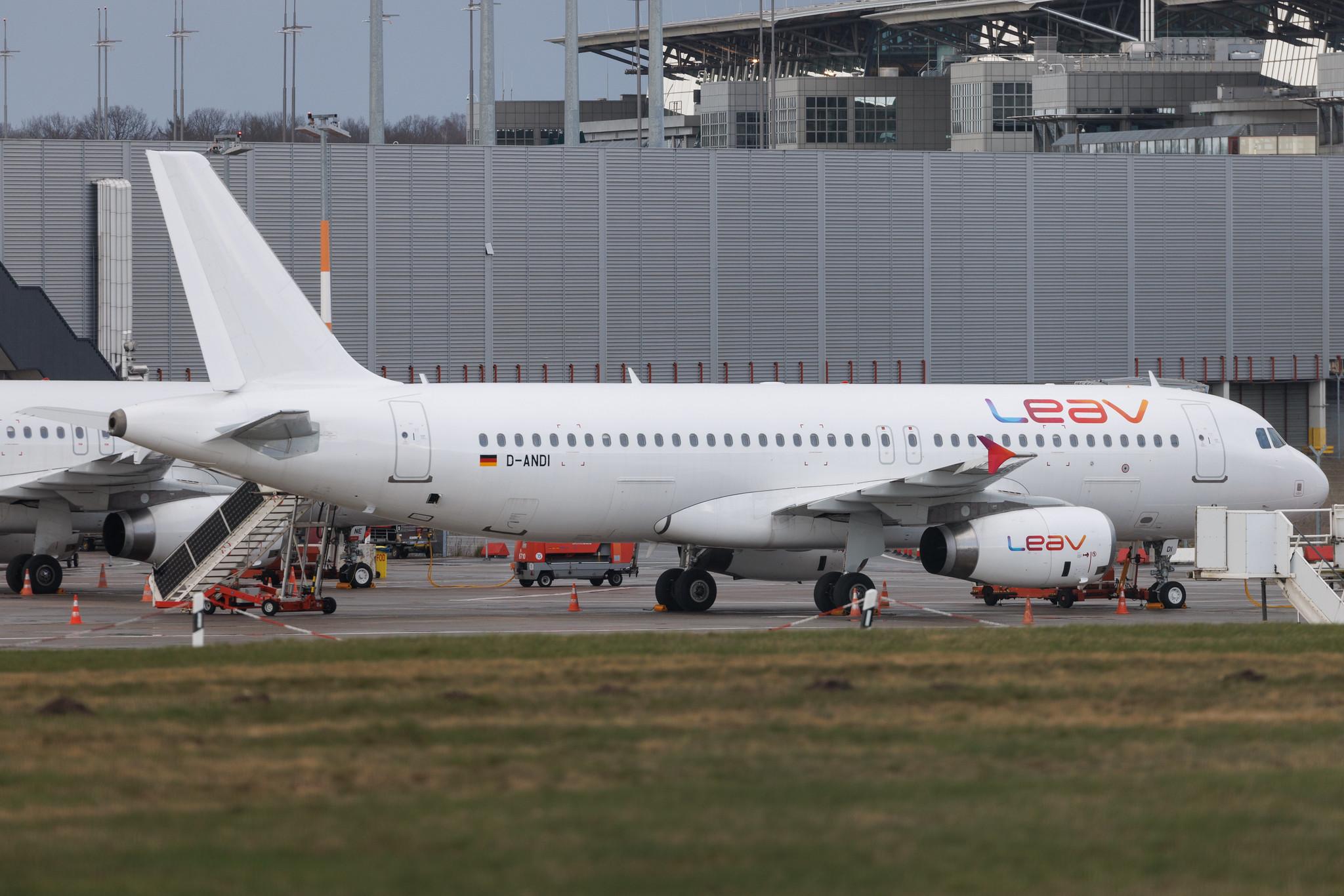 Hamburg Airport: Leav Aviation | Airbus A320-232 A320 | D-ANDI | MSN 3674