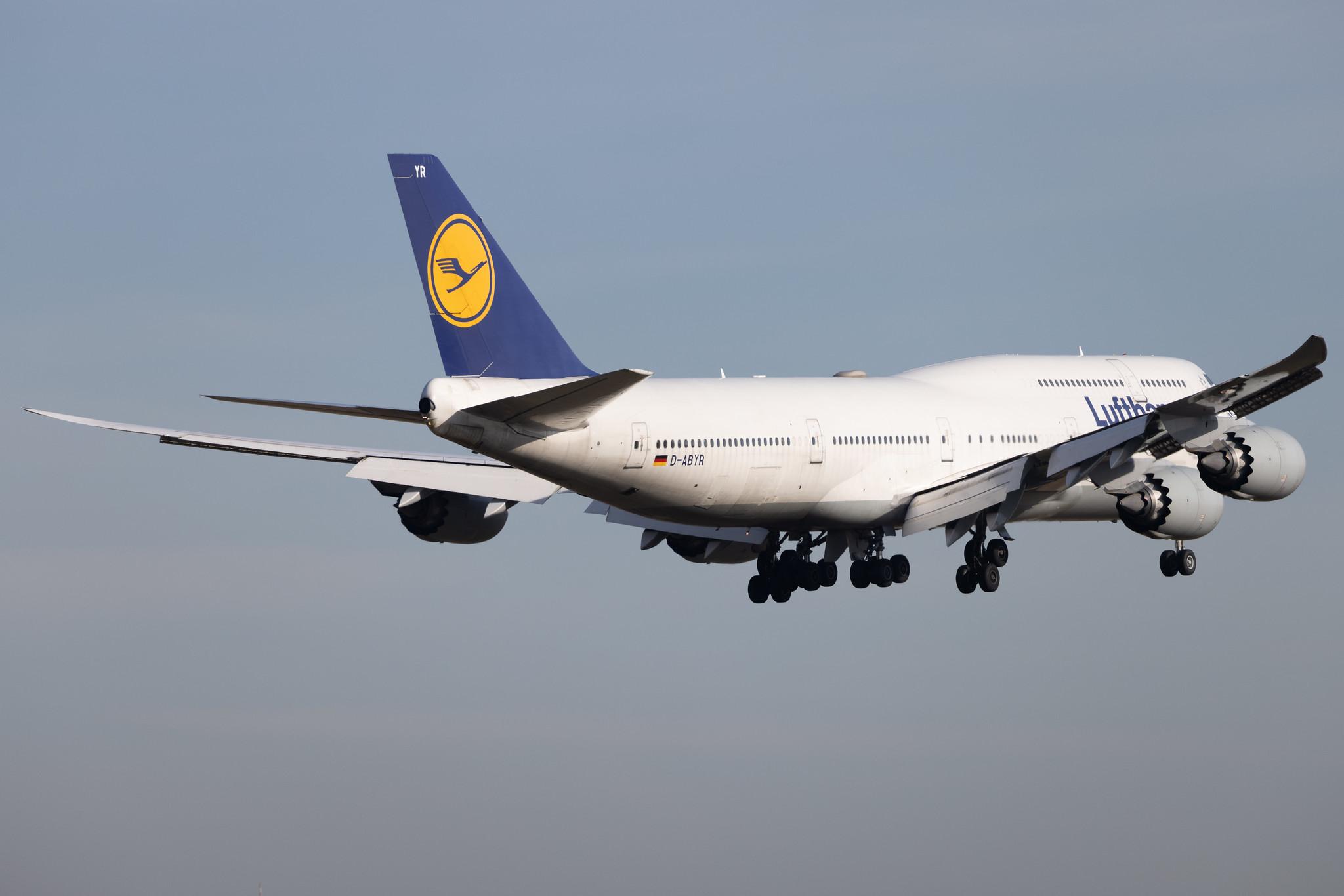 Frankfurt Airport: Lufthansa (LH / DLH) | Boeing 747-830 B748 | D-ABYR | MSN 37842