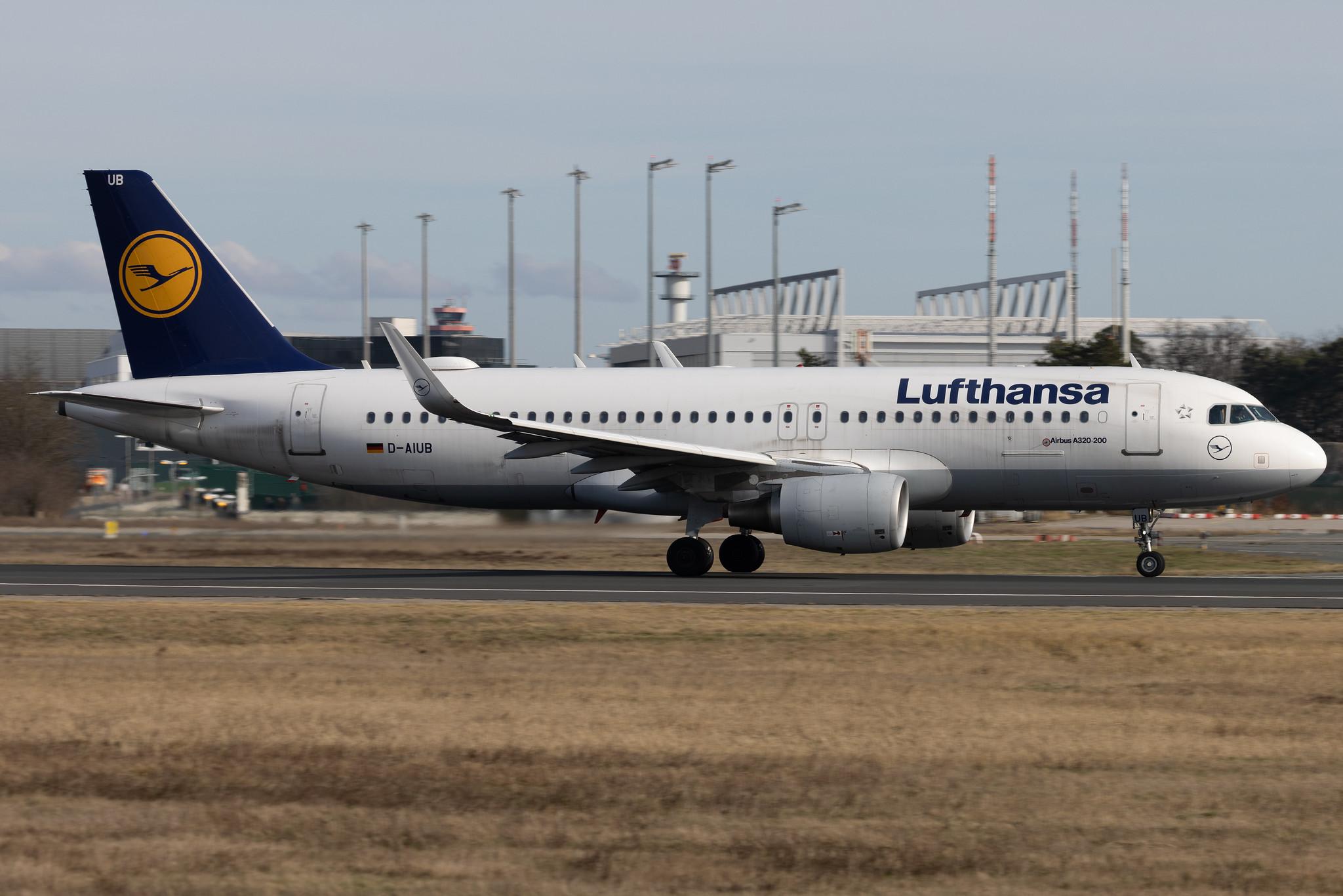 Frankfurt Airport: Lufthansa (LH / DLH) | Airbus A320-214 A320 | D-AIUB | MSN 5972