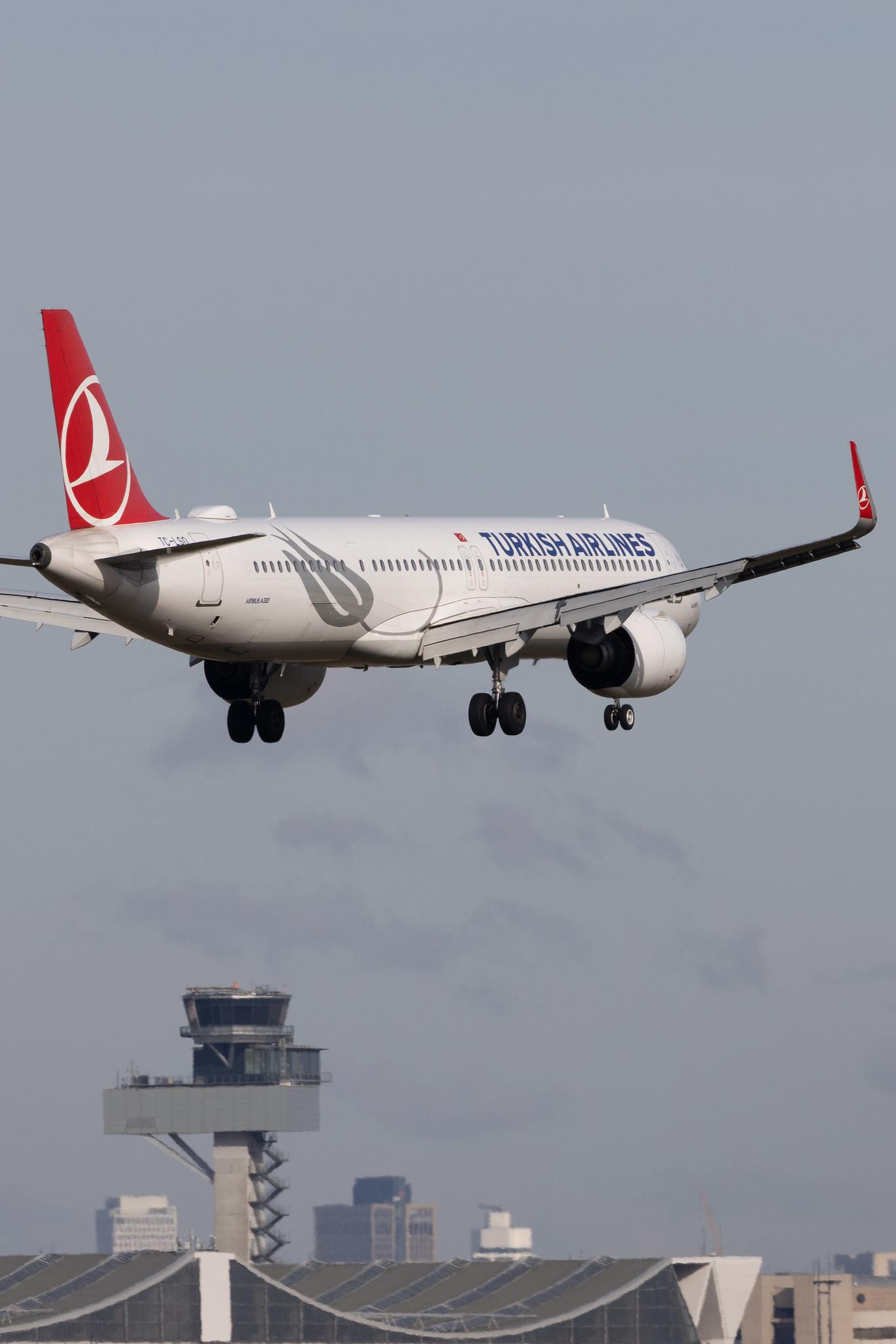 Frankfurt Airport: Turkish Airlines (TK / THY) | Airbus A321-271NX A21N | TC-LSO | MSN 09095