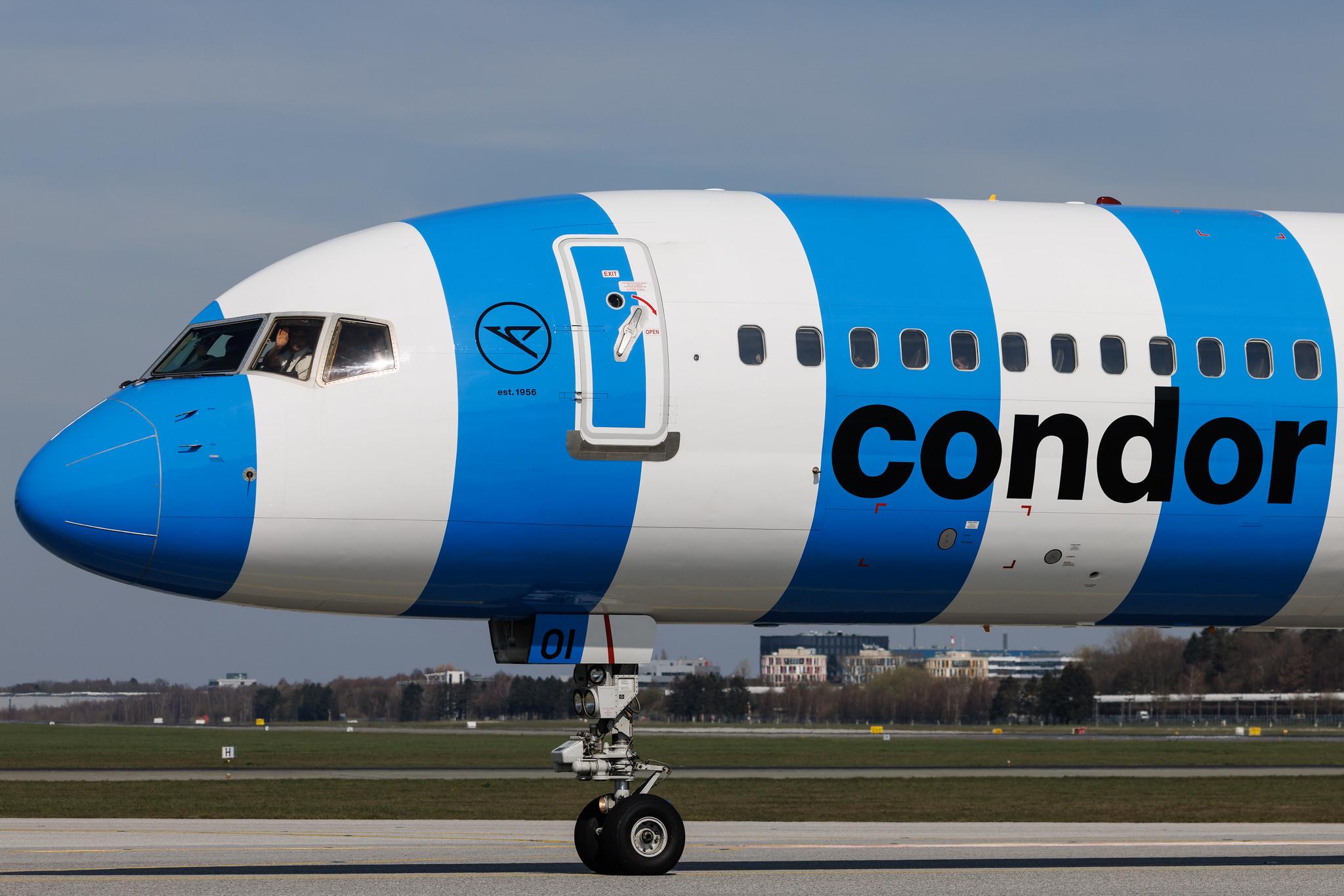 Hamburg Airport: Condor (DE / CFG) | Boeing 757-330 B753 | D-ABOI | MSN 29018
