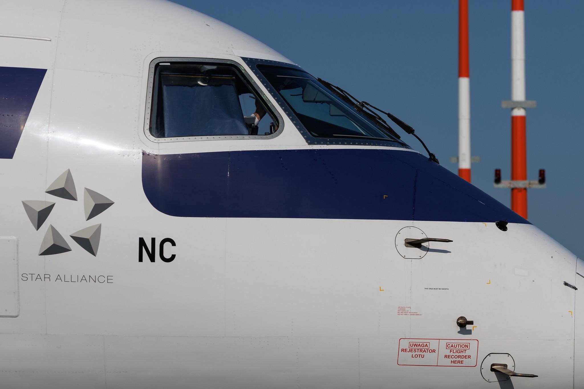 Hamburg Airport: LOT (LO / LOT) | Livery: Sliwka Naleczowska Livery | Embraer E195LR E195 | SP-LNC | MSN 19000462