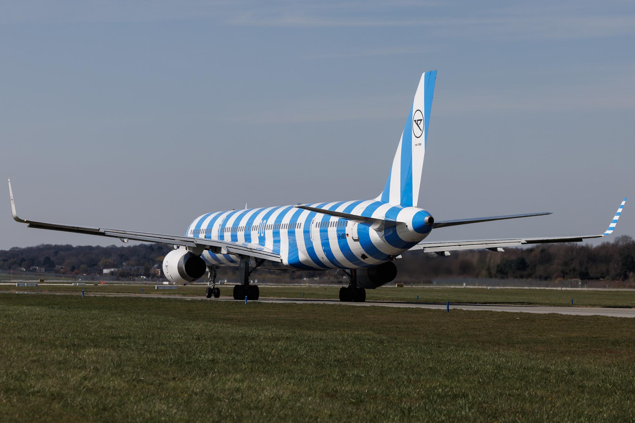 Hamburg Airport: Condor (DE / CFG) | Boeing 757-330 B753 | D-ABOI | MSN 29018