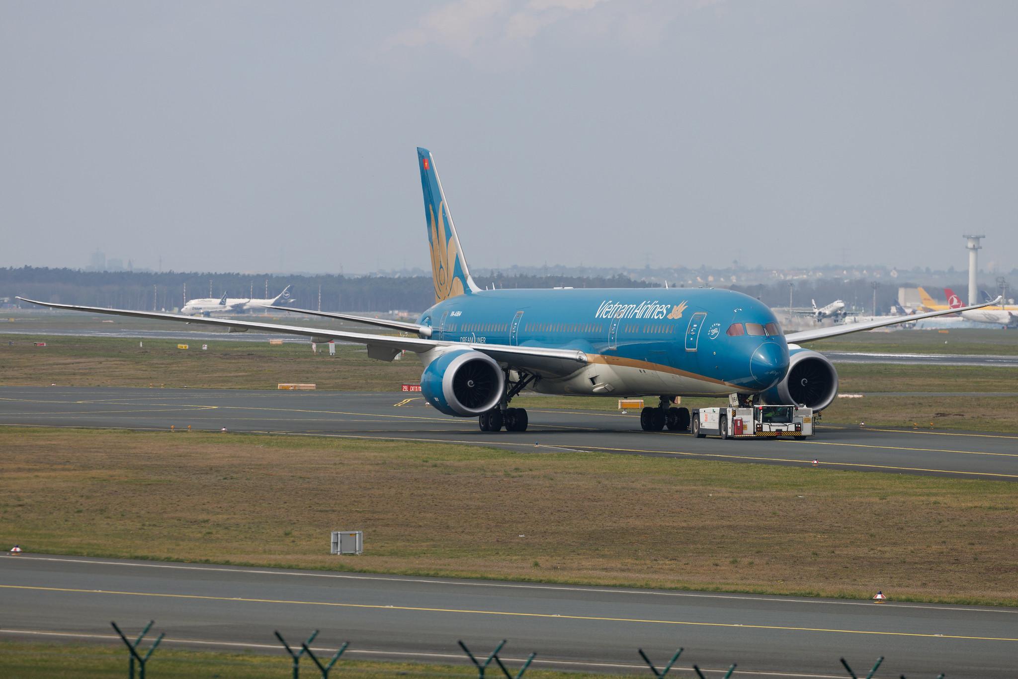 Frankfurt Airport: Vietnam Airlines (VN / HVN) | Boeing 787-9 Dreamliner B789 | VN-A864 | MSN 35154