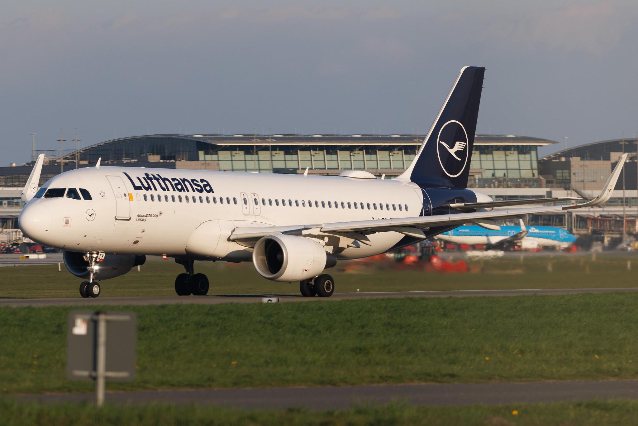 Hamburg Airport: Lufthansa (LH / DLH) | Airbus A320-214 A320 | D-AIZY | MSN 5769