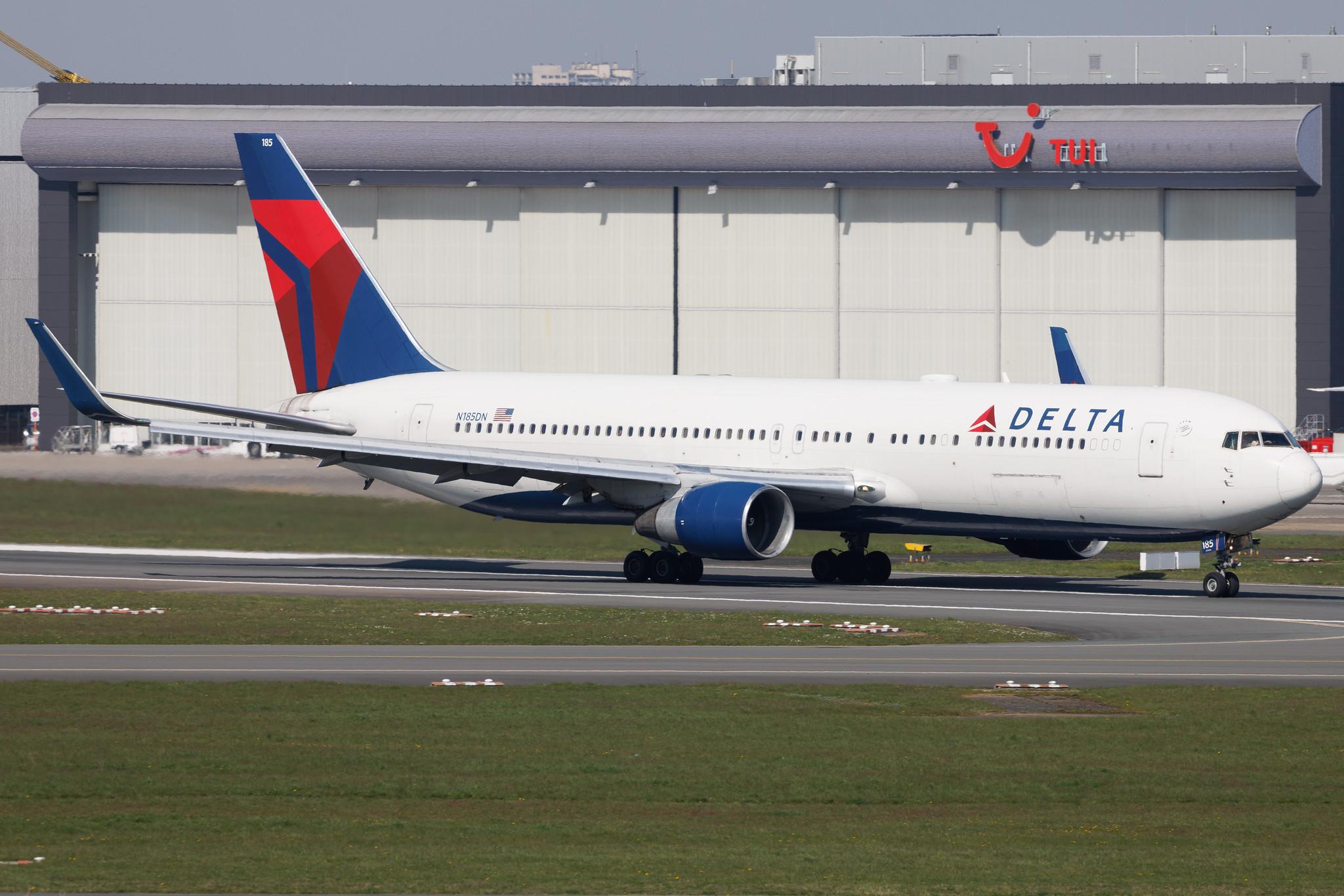 Brussels Airport: Delta Air Lines (DL / DAL) | Boeing 767-332(ER) B763 | N185DN | MSN 27961
