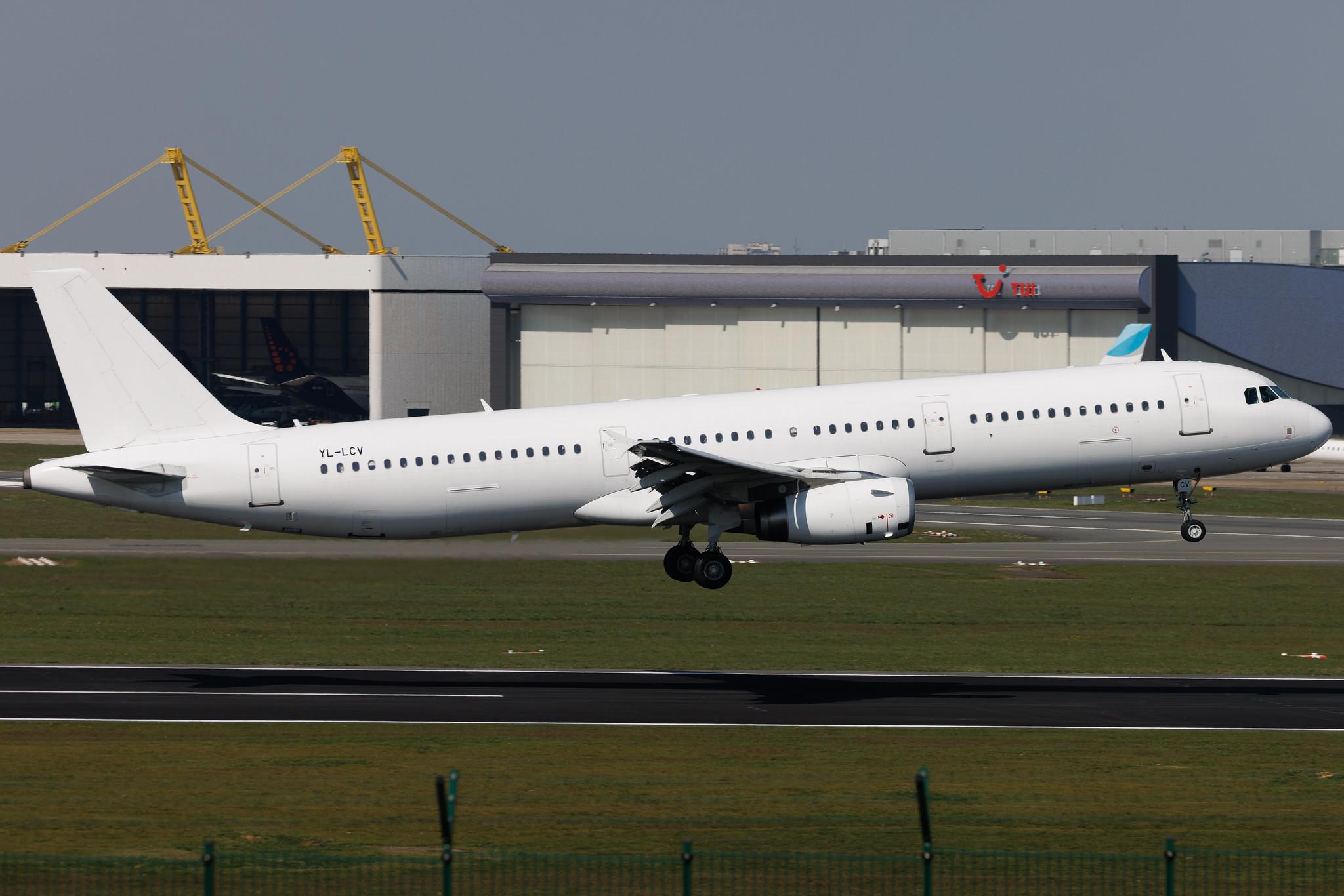 Brussels Airport: AnadoluJet  | Airbus A321-231 A321 | YL-LCV | MSN 02216