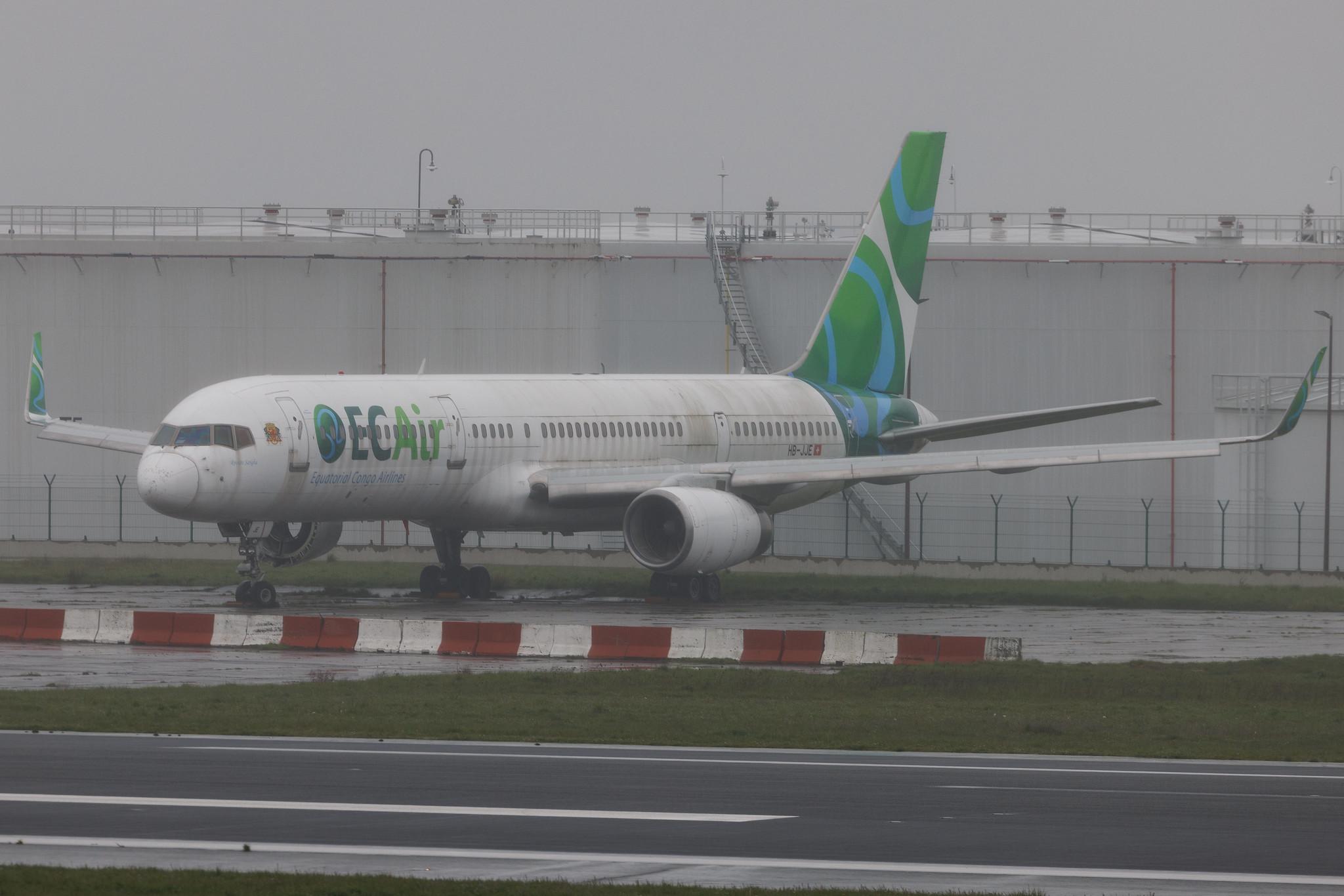 Brussels Airport: ECAir  | Boeing 757-204 B752 | HB-JJE | MSN 27219