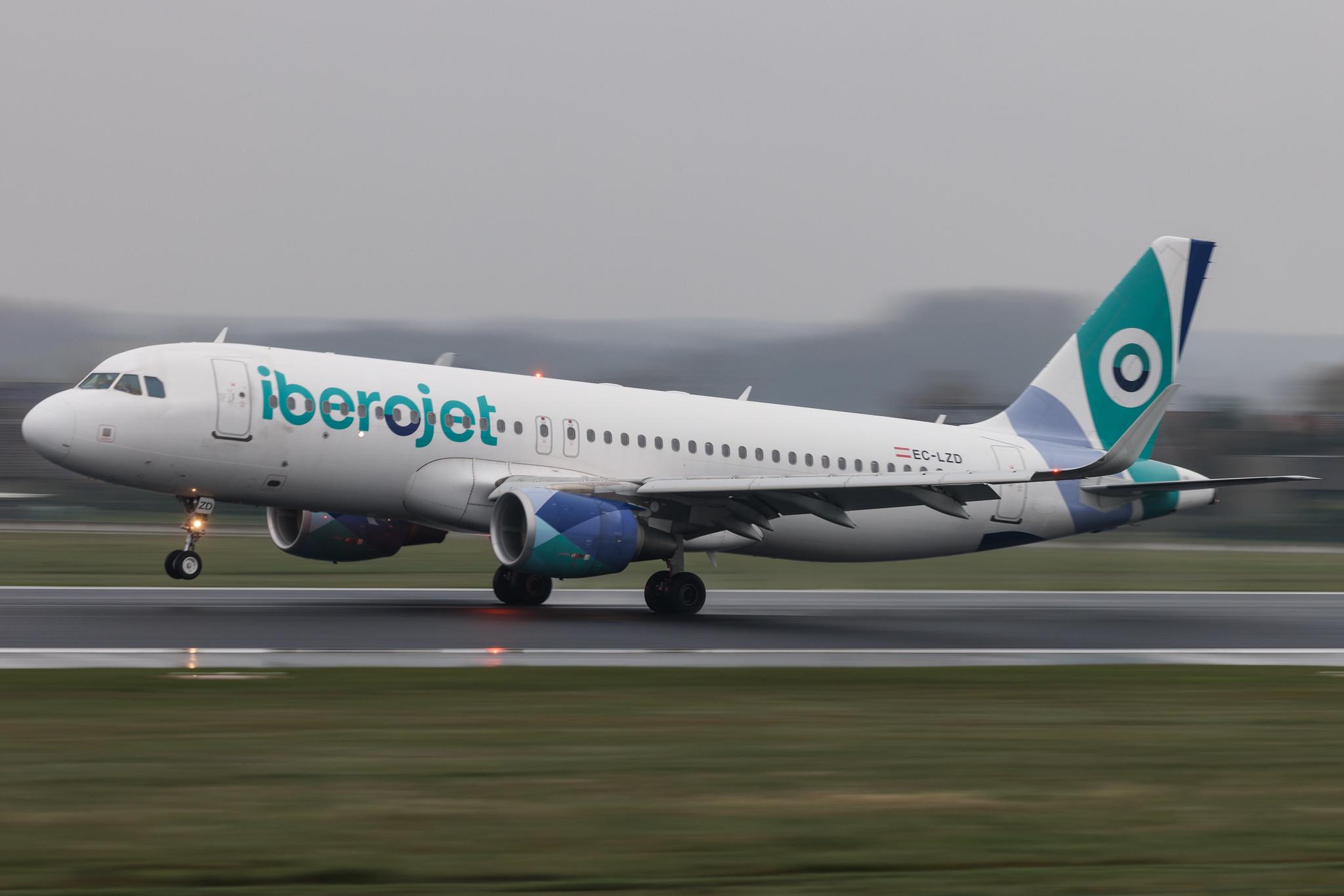Brussels Airport: Iberojet (E9 / EVE) |  Airbus A320-214 A320 | EC-LZD | MSN 5642