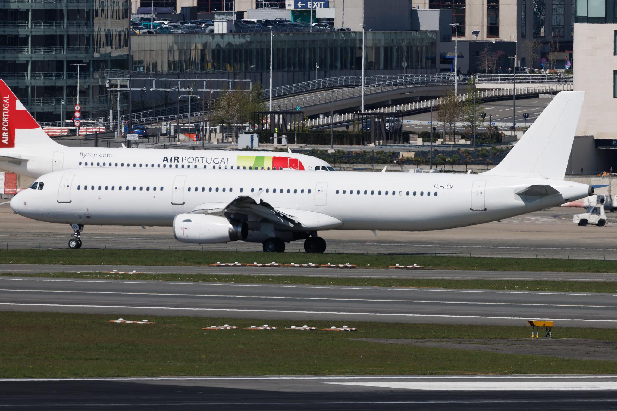 Brussels Airport: AnadoluJet  | Airbus A321-231 A321 | YL-LCV | MSN 02216